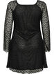 Robe en dentelle avec manches trompette et coupe &eacute;vas&eacute;e, Noir, Packshot image number 1