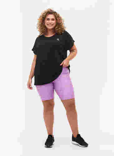 Sport shorts met print, A.Violet w. Text, Model image number 2