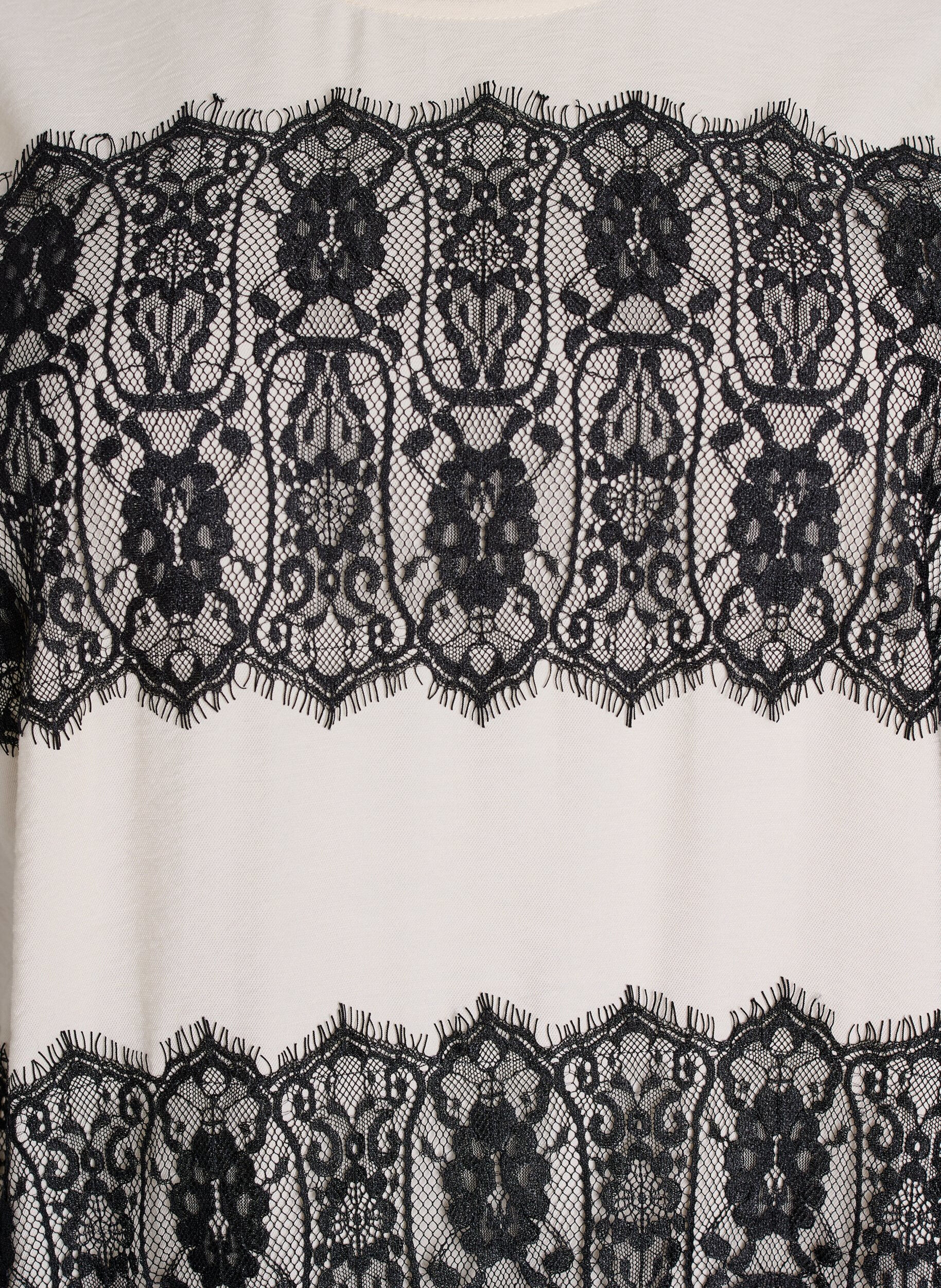 Zizzi Robe courte avec des empi&egrave;cements en dentelle contrastants, Beige, Packshot image number 2