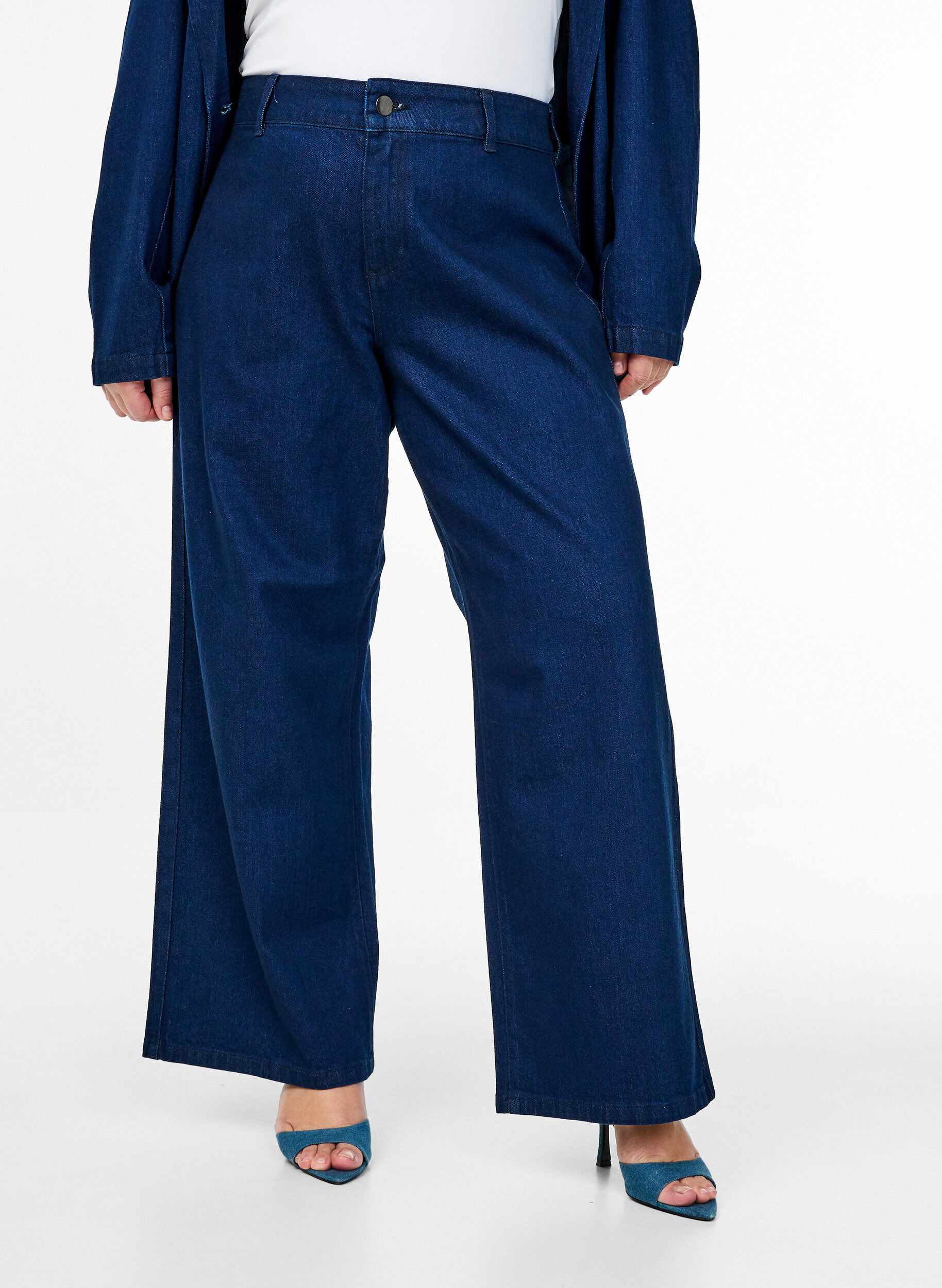 ZizziHigh-waisted jeans met wide fit, Blauw, Model image number 2