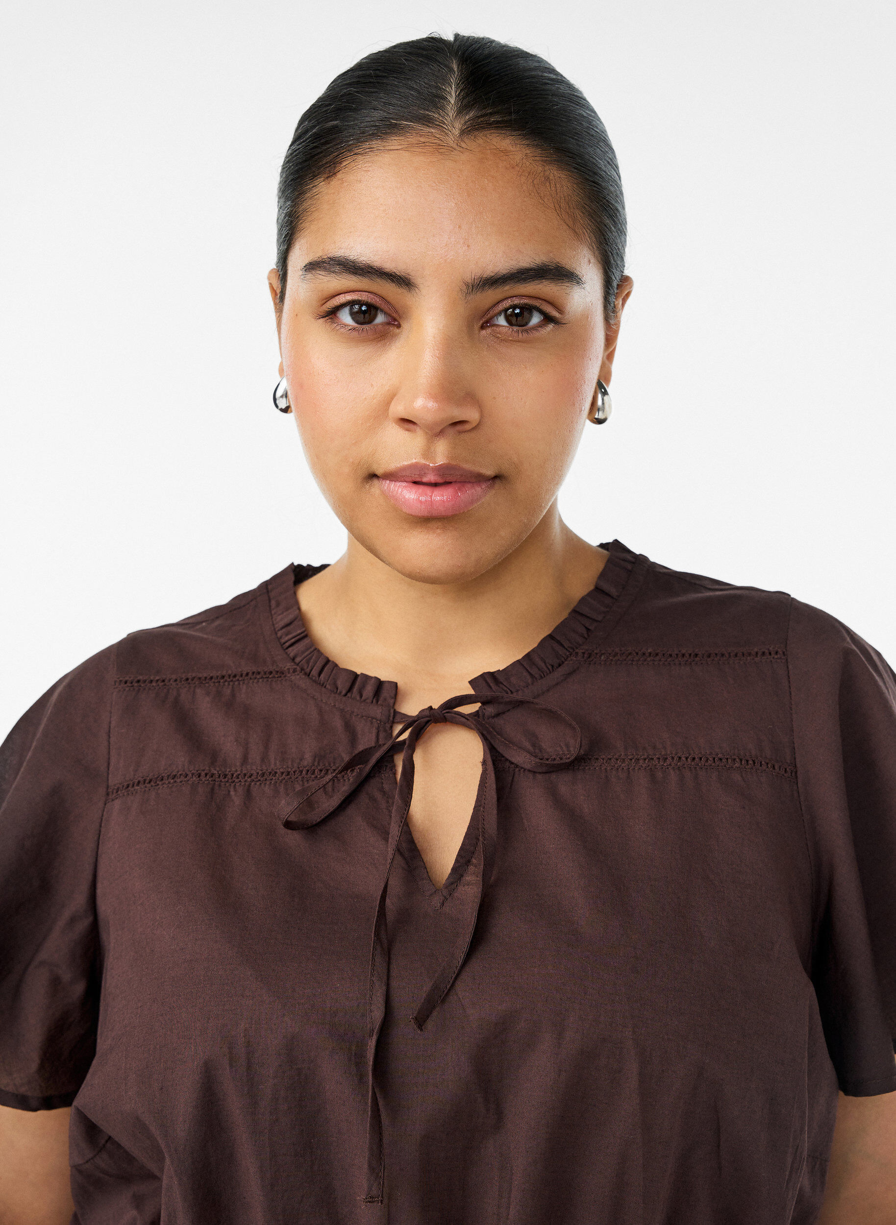 ZizziBlouse en coton avec lien &agrave; nouer et taille &eacute;lastiqu&eacute;e, Marron, Model image number 3