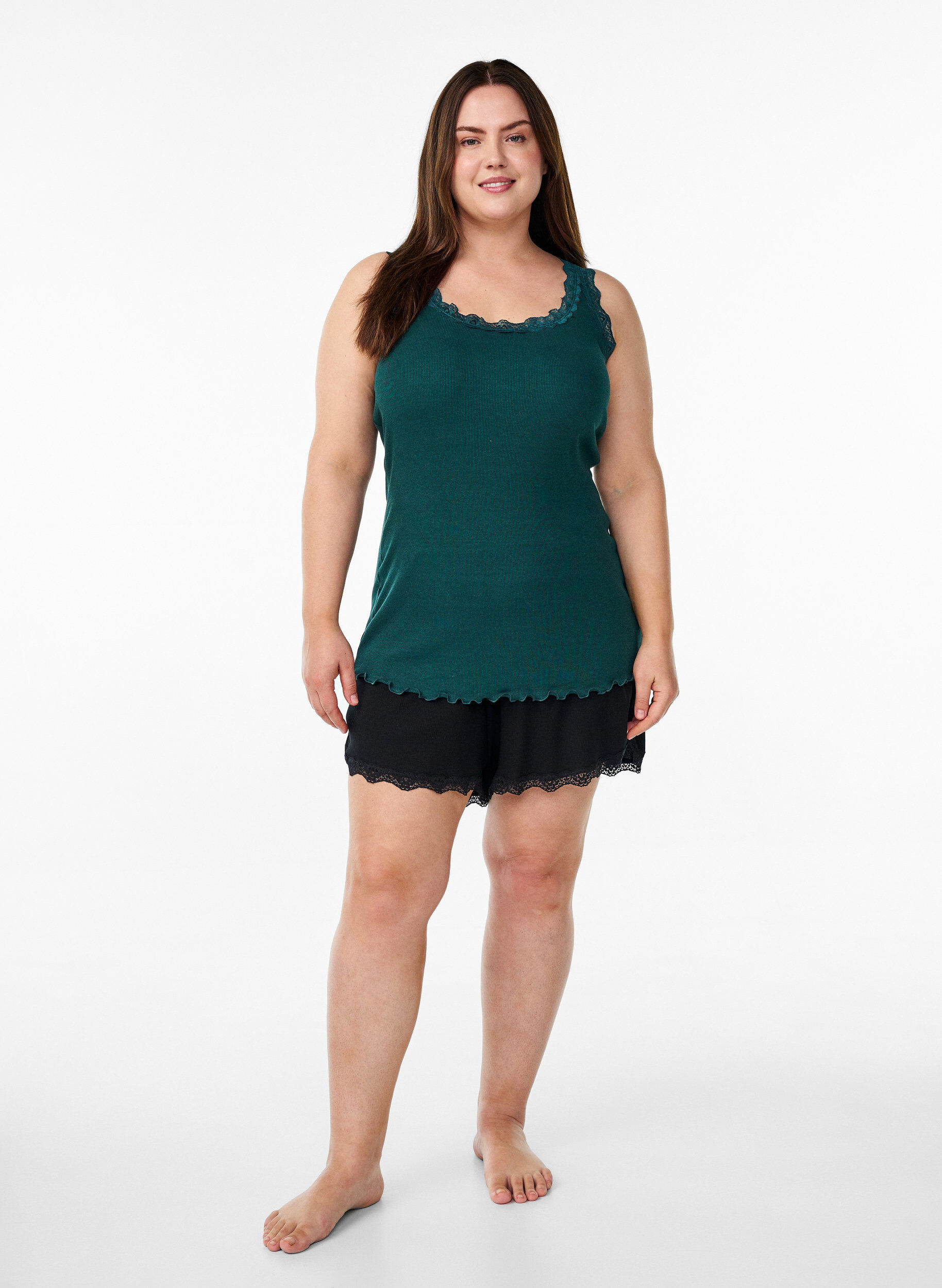 ZizziTop met kanten rand, Groen, Model image number 1