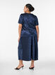 Jupe en satin avec un motif floral ton sur ton, Bleu, Model image number 1
