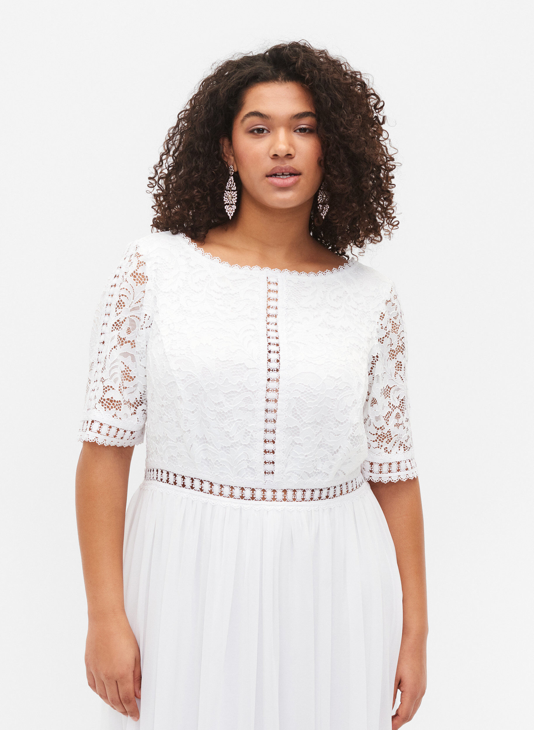 Zizzi Robe longue avec d&eacute;collet&eacute; au dos et manches courtes, Bright White, Model image number 2