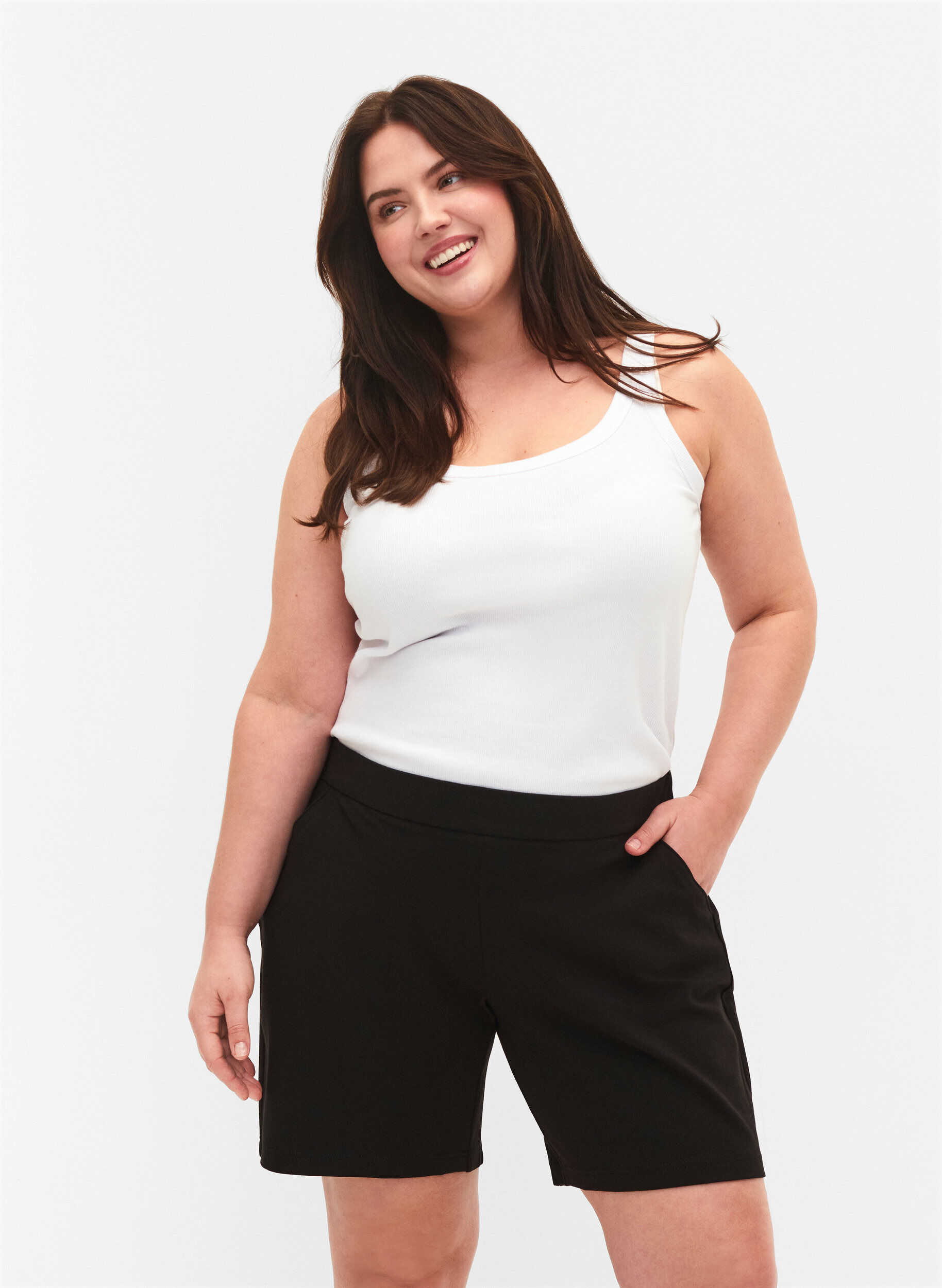 ZizziMaddison korte broek met normale pasvorm, Black, Model image number 0