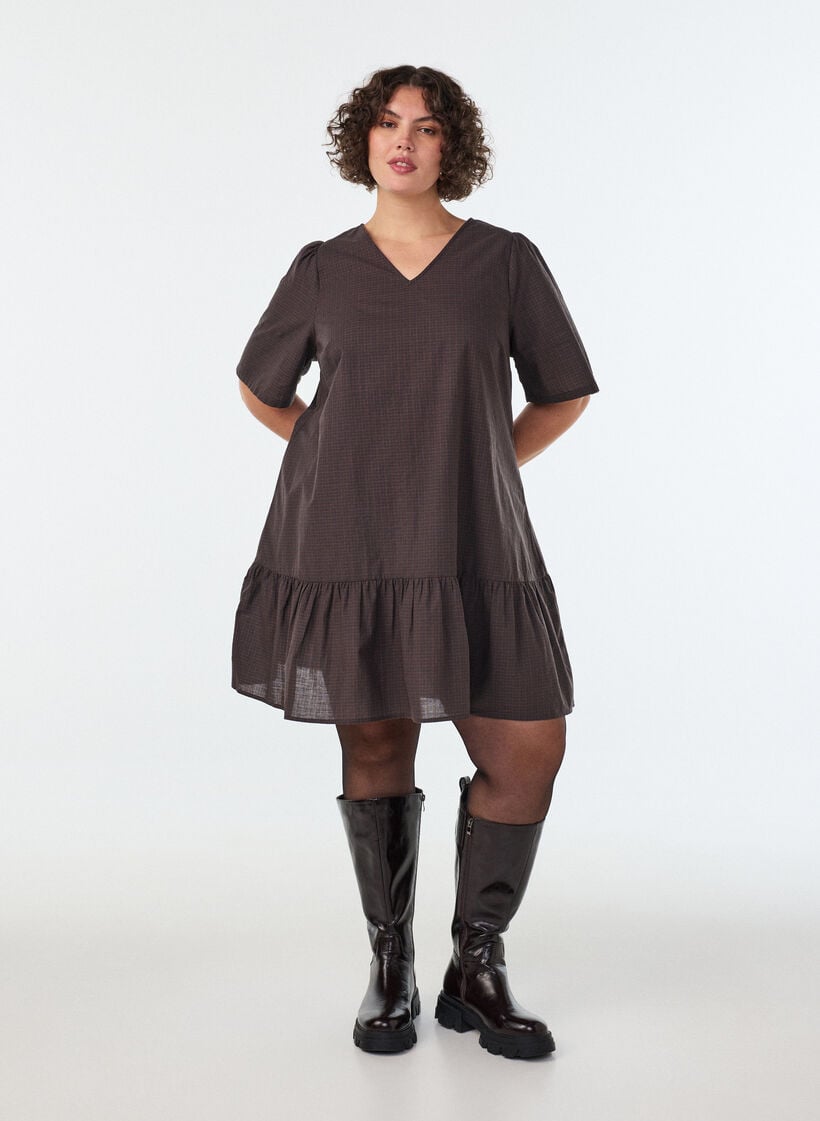 Robe courte &agrave; carreaux avec ourlet &agrave; volants, Marron, Model image number 1