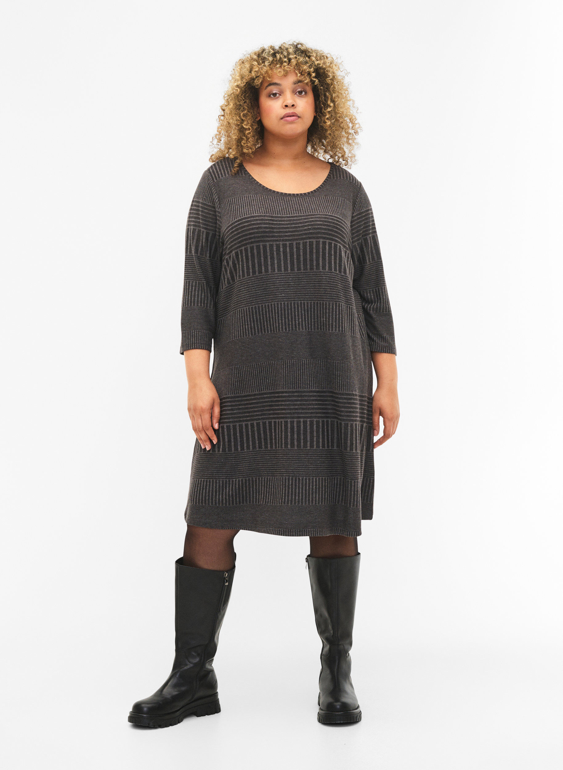Zizzi Robe avec manches 3/4 et motif ray&eacute;, Dark Grey M&eacute;lange, Model image number 2