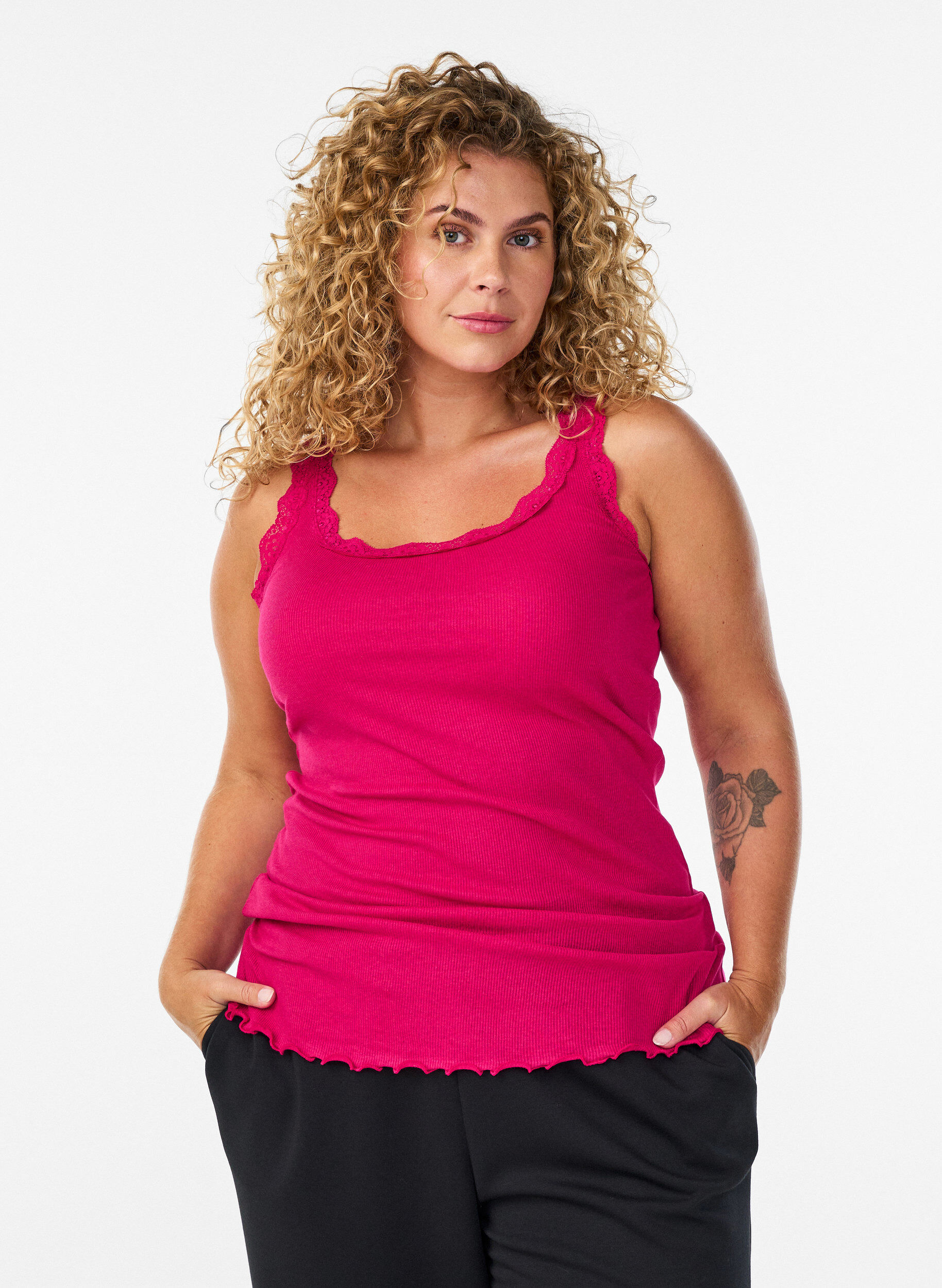 ZizziTop met kant, Roze, Model image number 0
