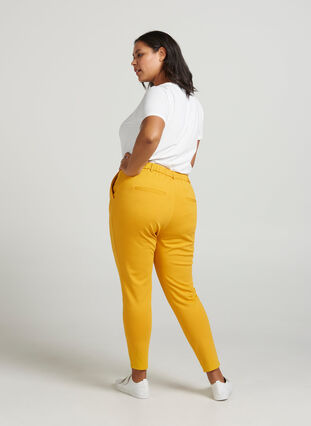 Cropped Maddison broek, Golden Yellow, Model image number 0