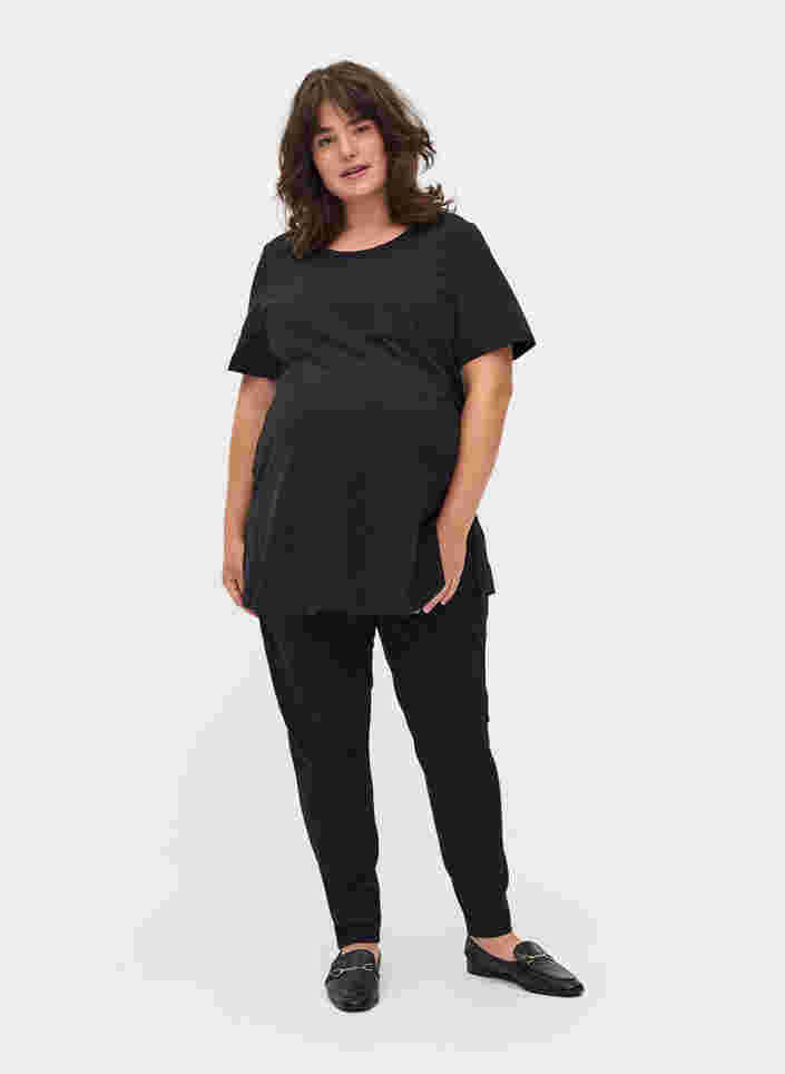 T-shirt de grossesse à manches courtes en coton, Black, Model image number 2