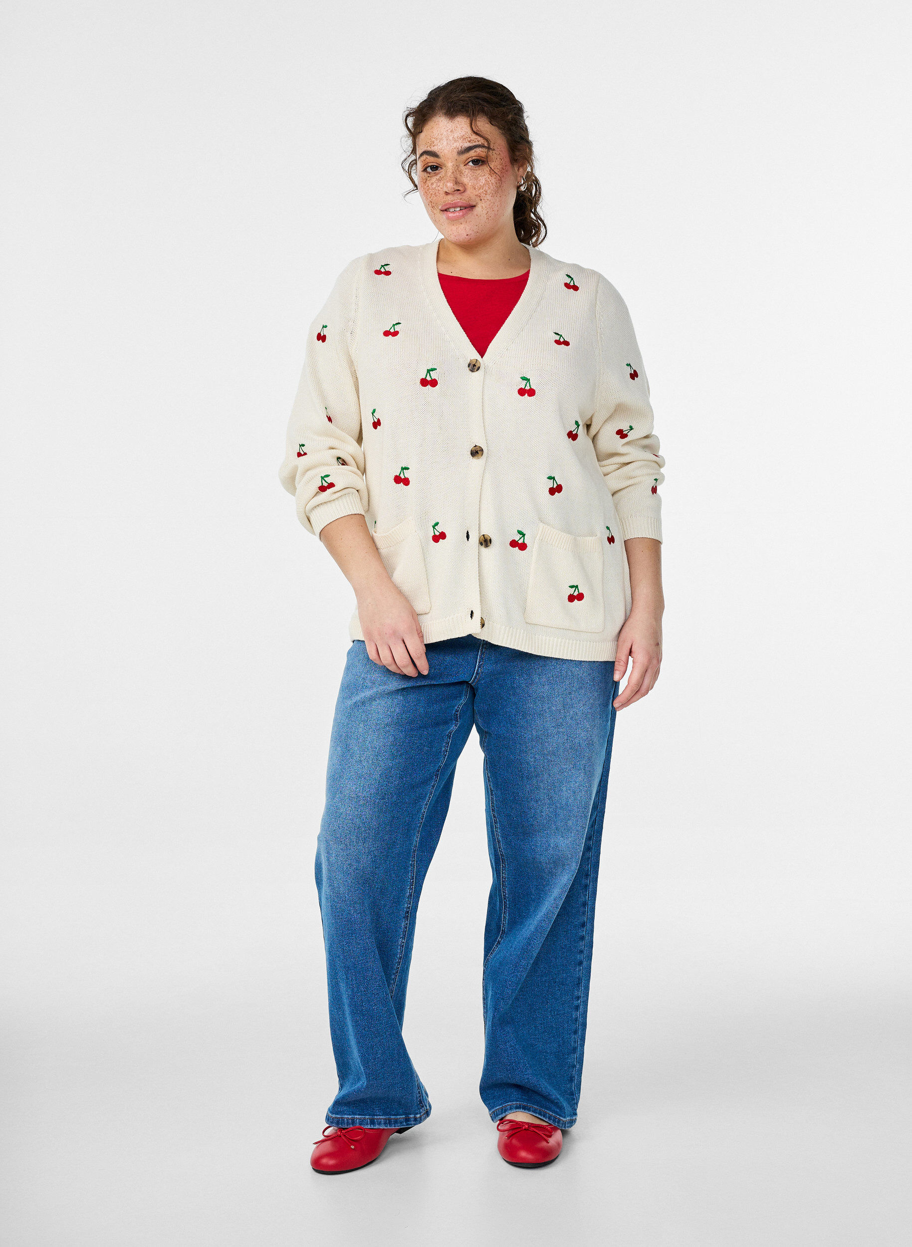 ZizziCardigan en maille avec broderies de cerises, Vanille, Model image number 1