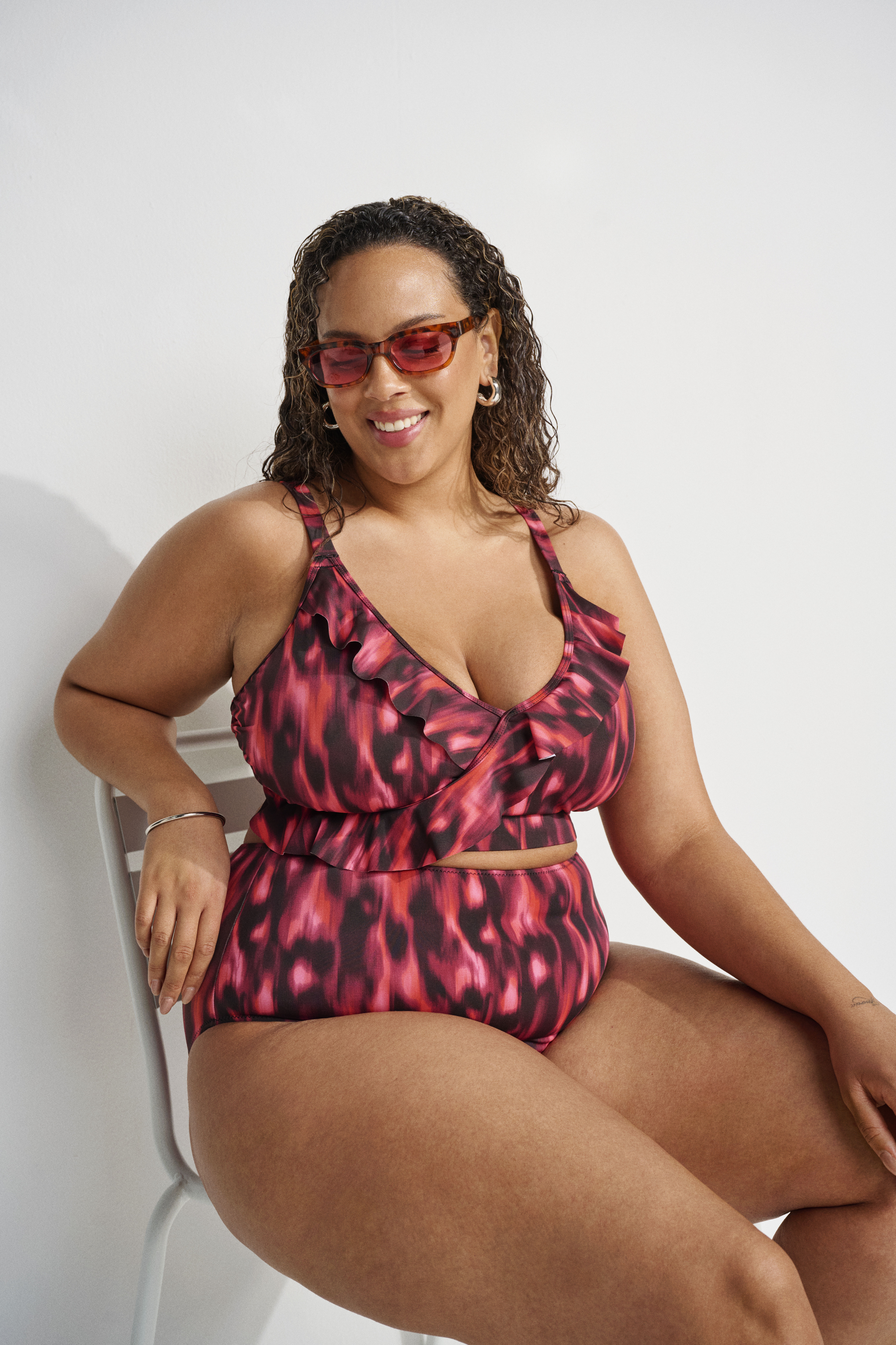 Bikini met ruches, , Model