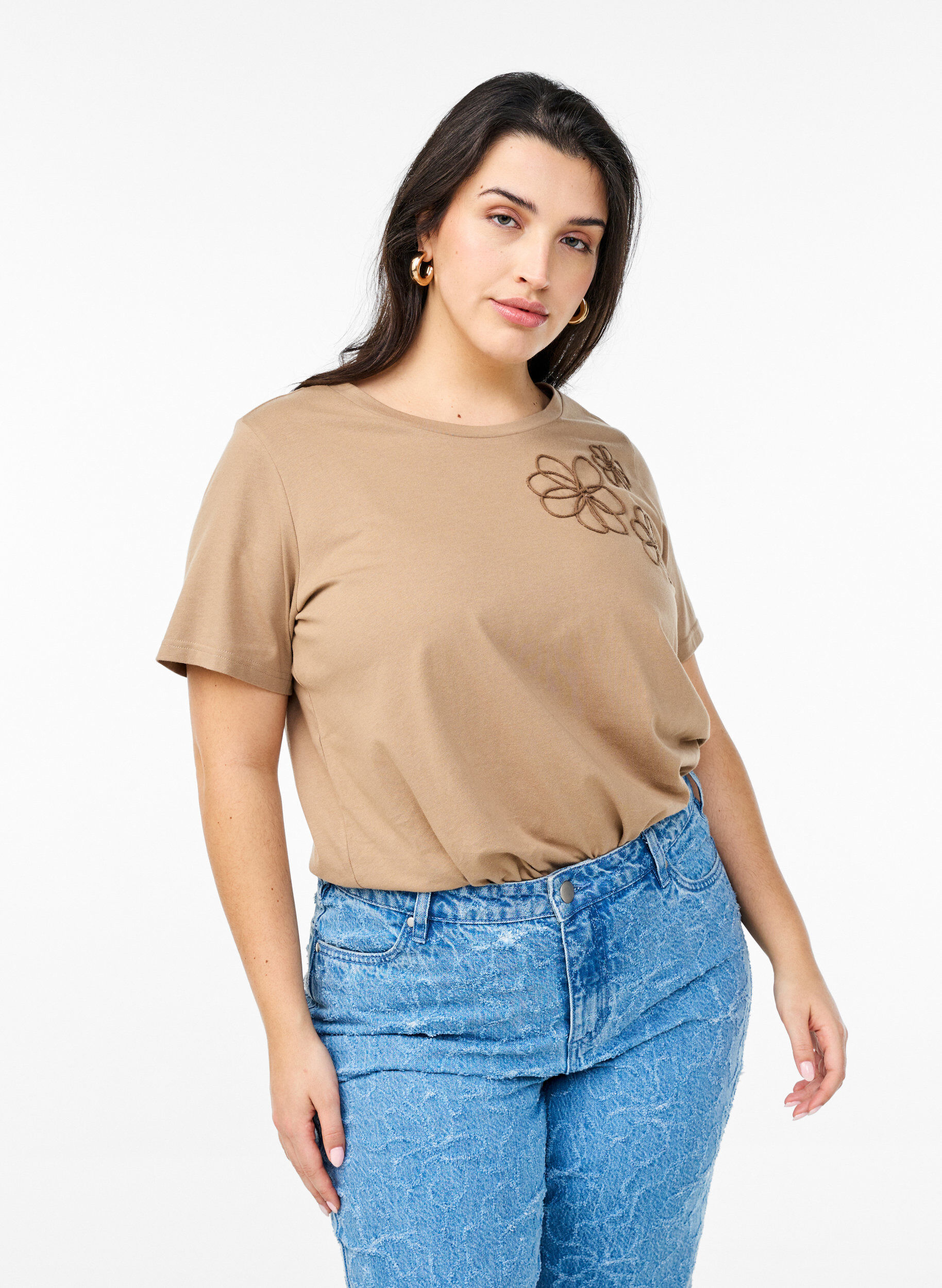 Zizzi T-shirt avec d&eacute;tails d&eacute;coratifs, Beige, Model image number 0