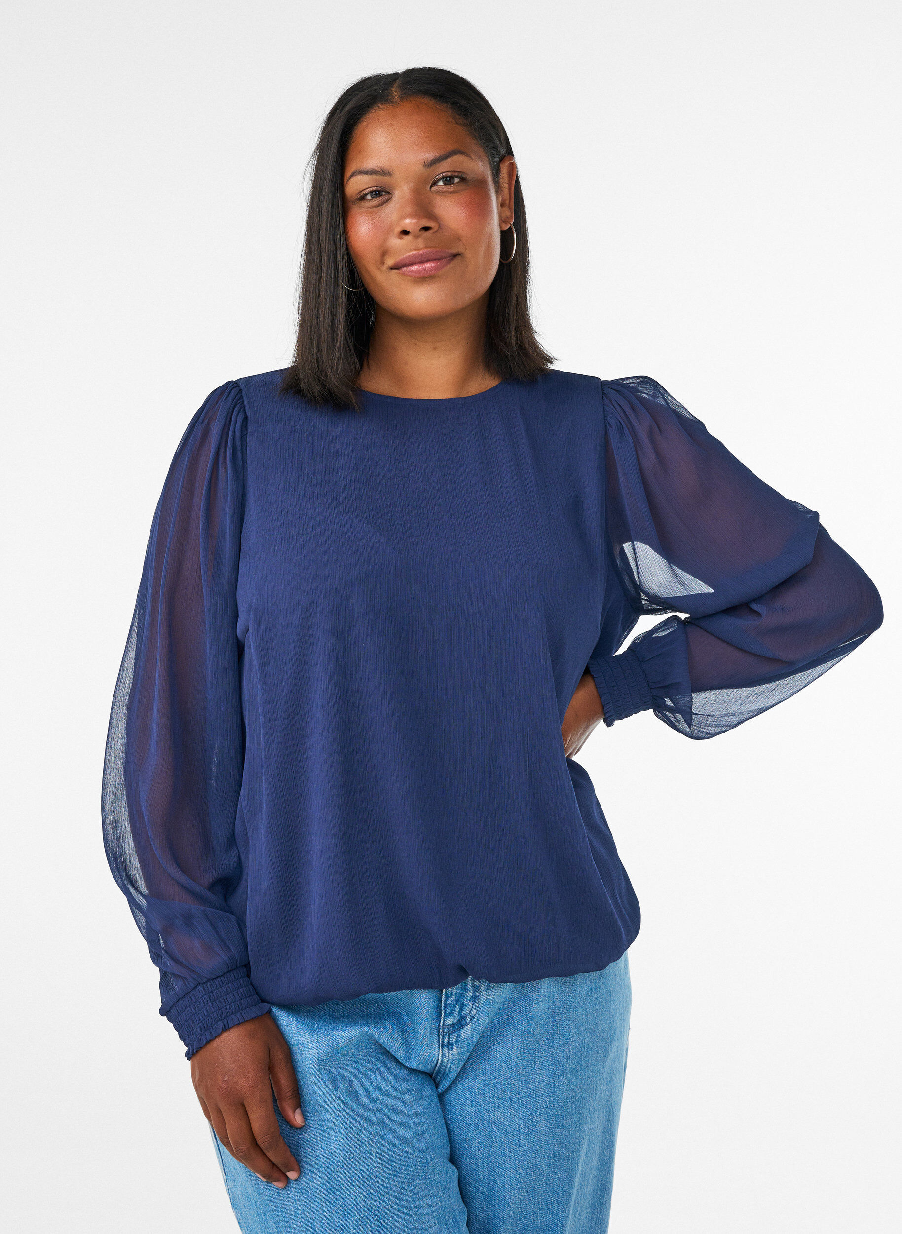 Blouse en mousseline avec manches transparentes, Bleu, Model