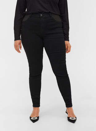 Super slim fit Amy jeans met elastiek in de taille, Black, Model image number 2
