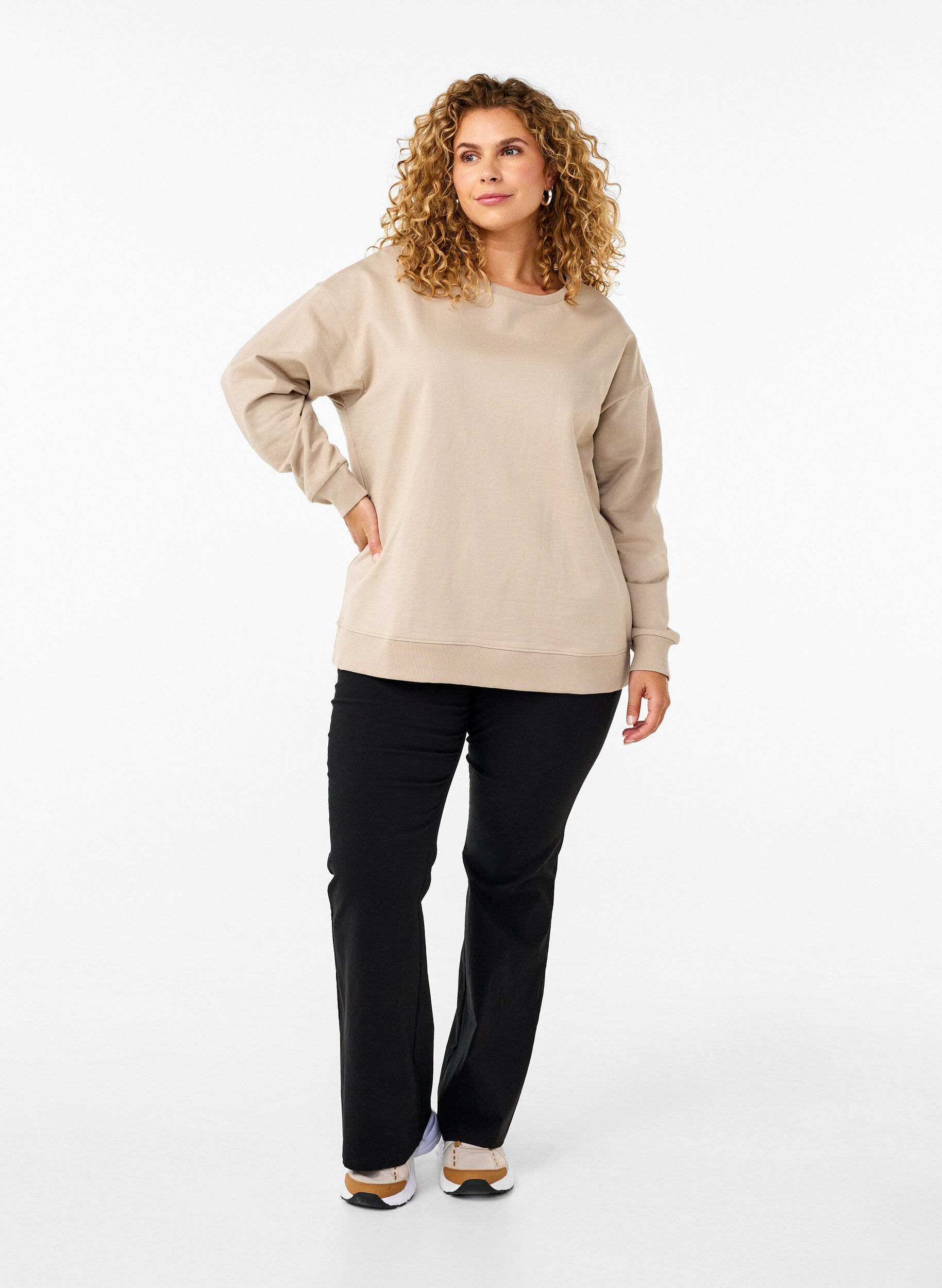 Zizzi Sweatshirt &agrave; col rond, Simply Taupe, Model image number 2