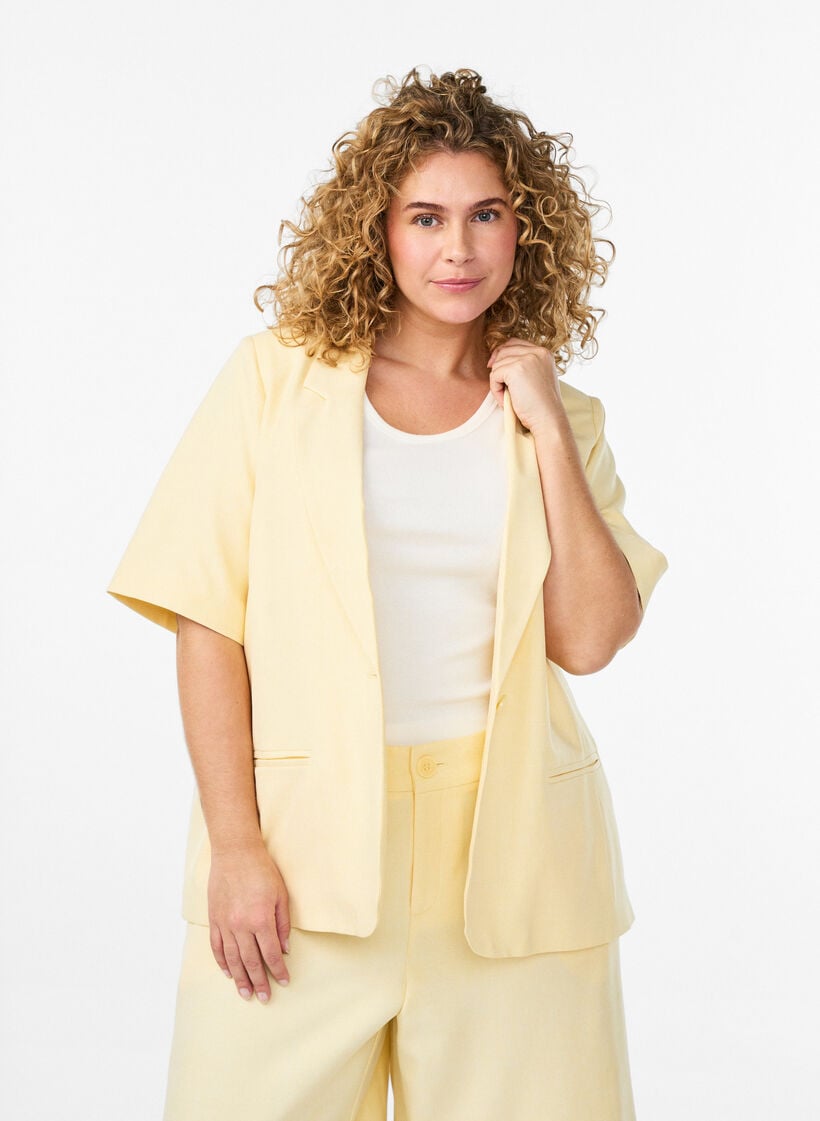 Blazer avec manches courtes et revers, Jaune clair, Model image number 0
