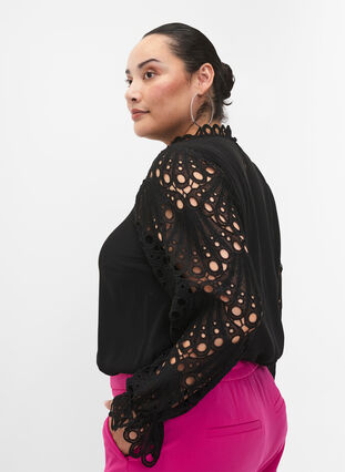 Viscose blouse met crochet mouwen, Black, Model image number 2