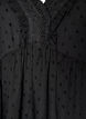Viscose blouse met een stippenstructuur en V-hals, Zwart, Packshot image number 2