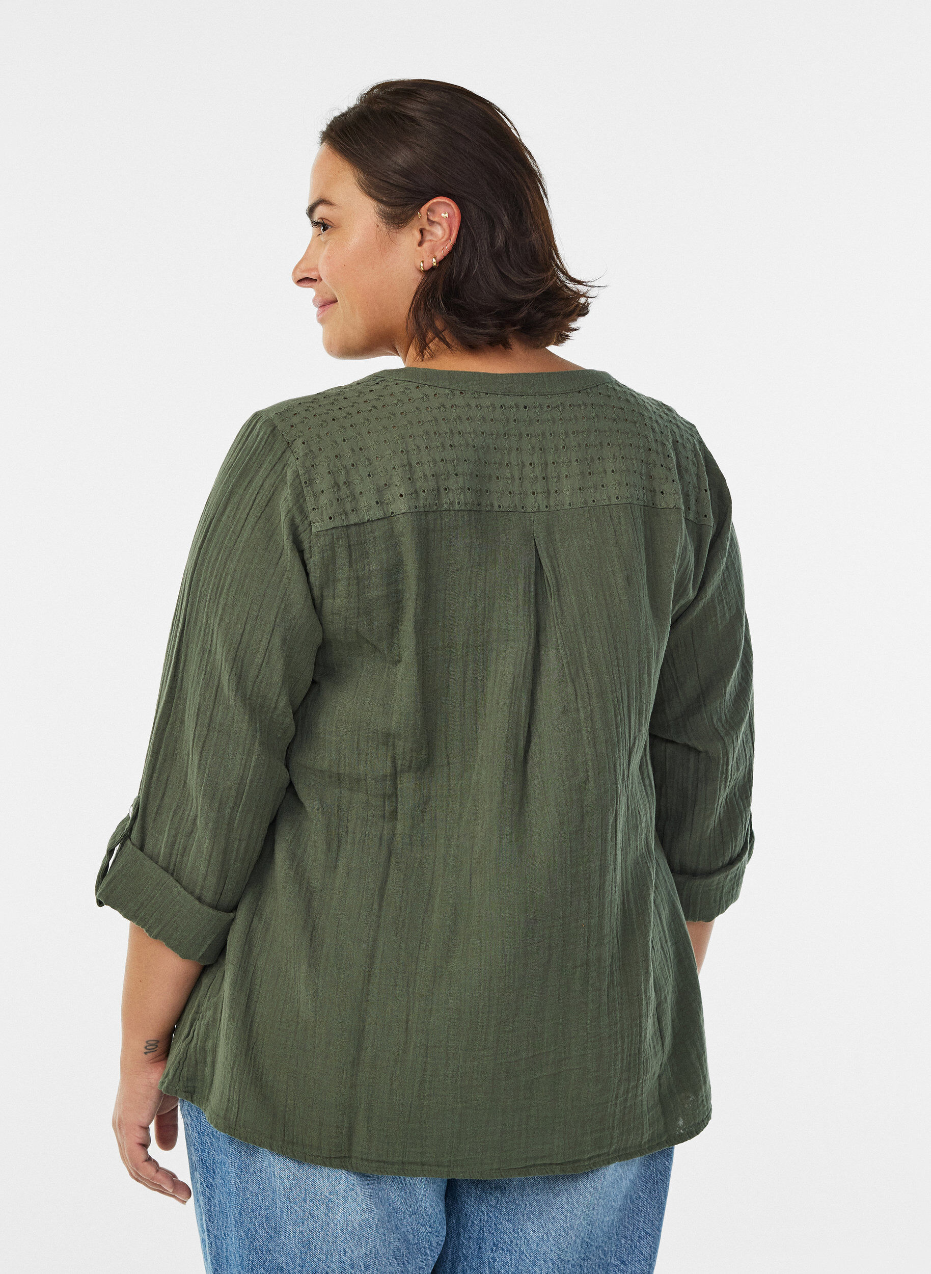 ZizziBlouse in katoenen mousseline met broderie anglaise, Groen, Model image number 2