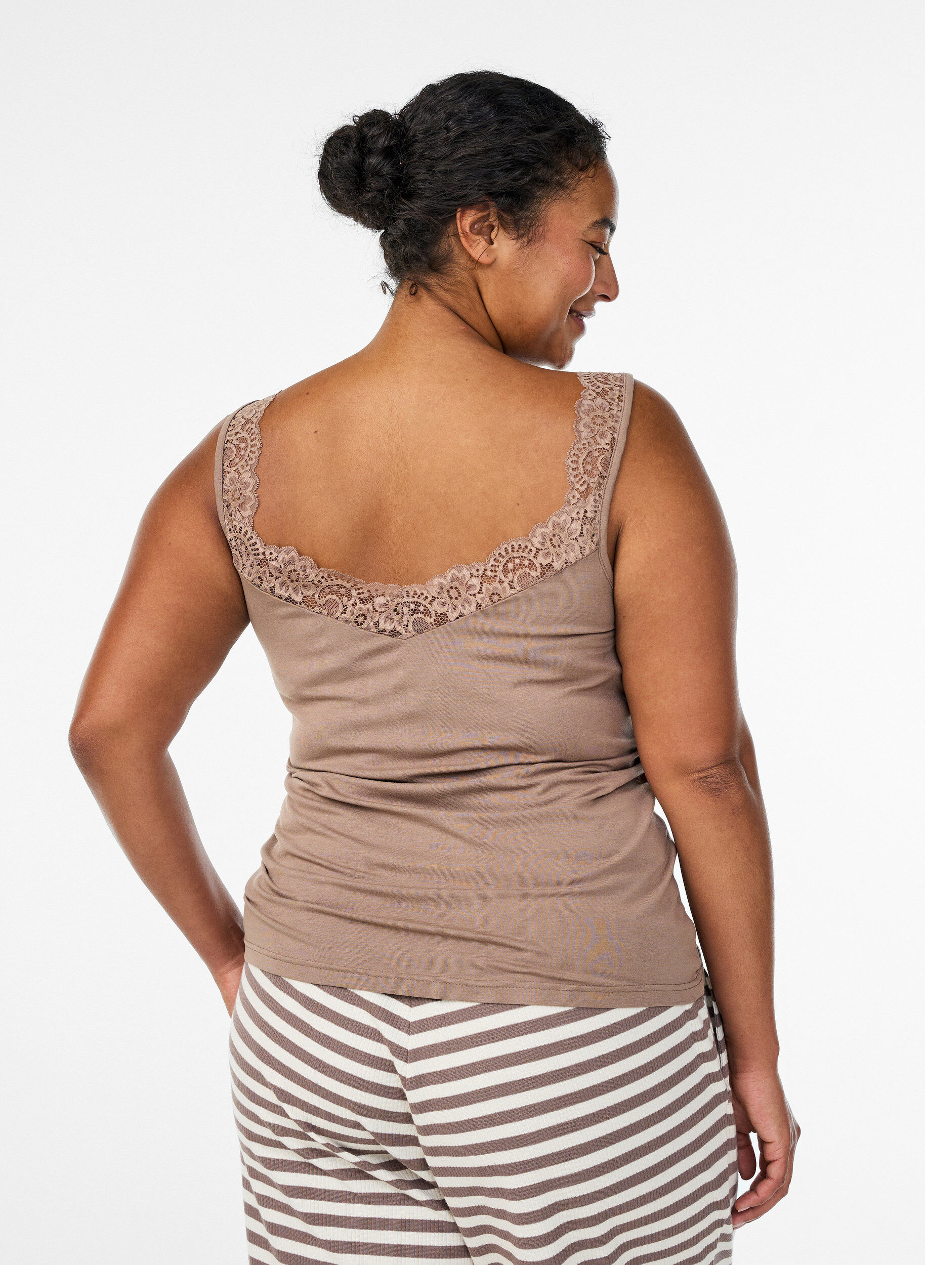 ZizziViscose top met kanten rand, Beige, Model image number 2