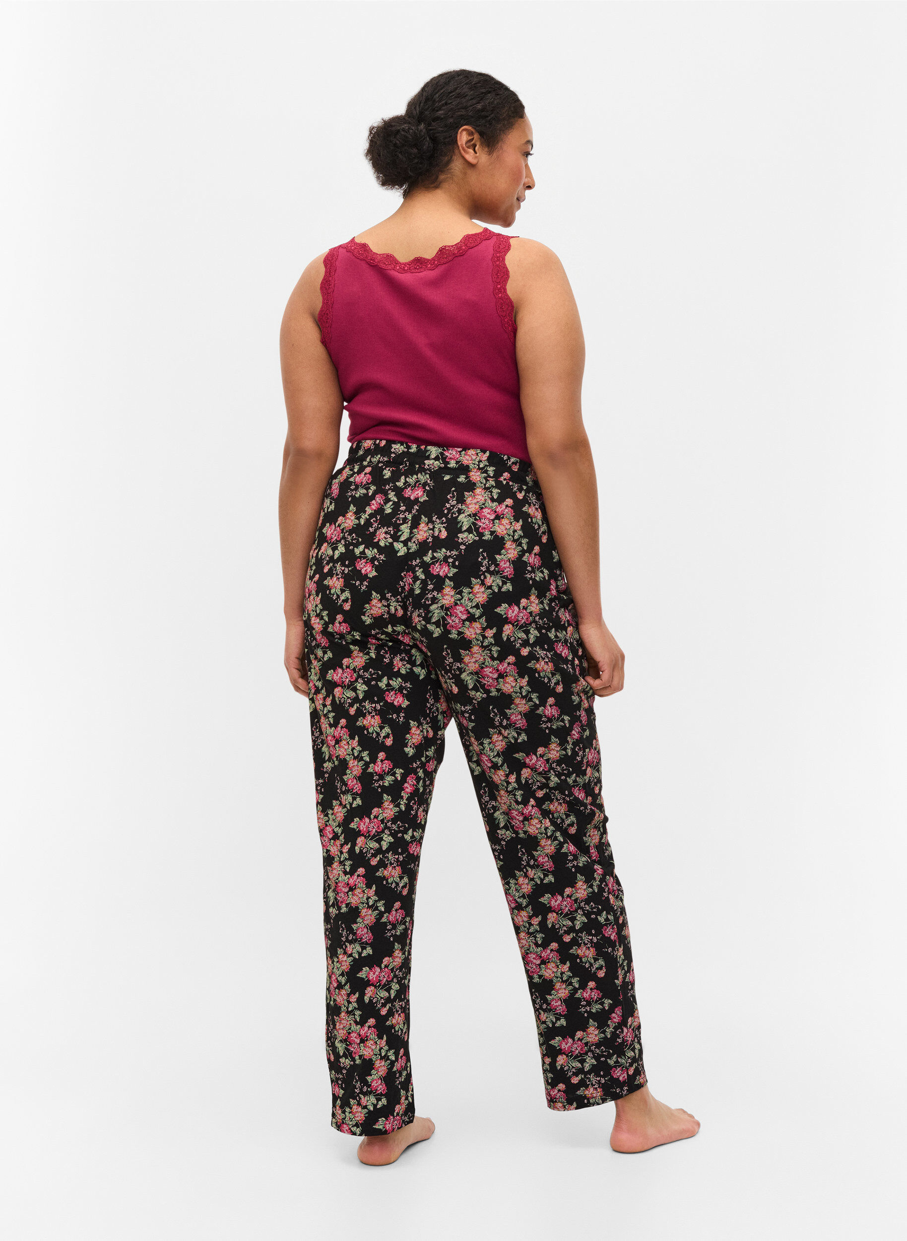 Zizzi Bas de pyjama, Black Pink Oran Flow, Model image number 0