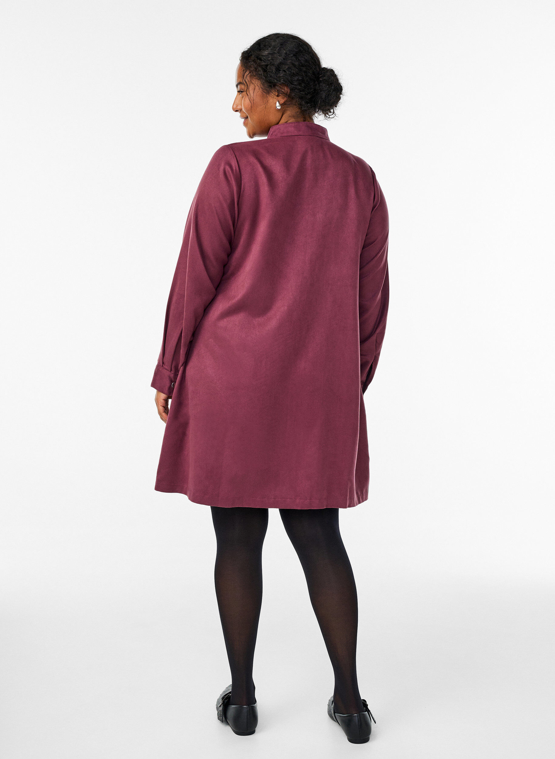 Zizzi Longue chemise en faux su&egrave;de avec fermeture &eacute;clair, Bordeaux, Model image number 2