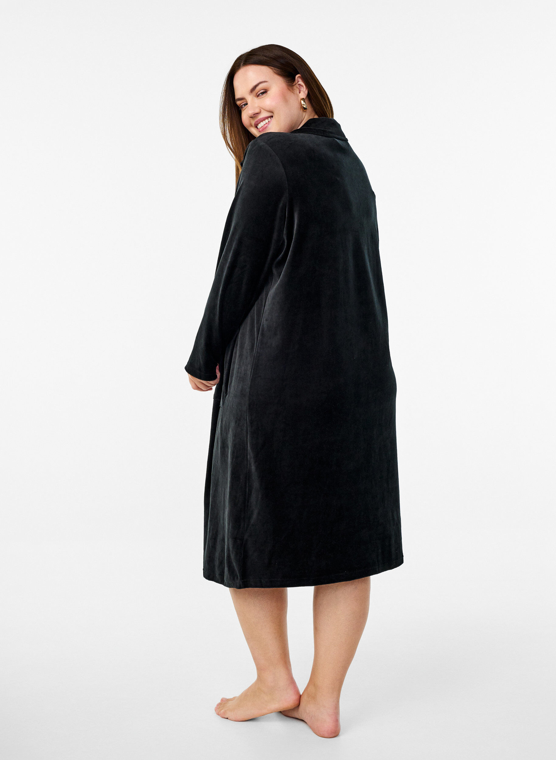 ZizziVelours badjas met ritssluiting en zakken, Zwart, Model image number 1