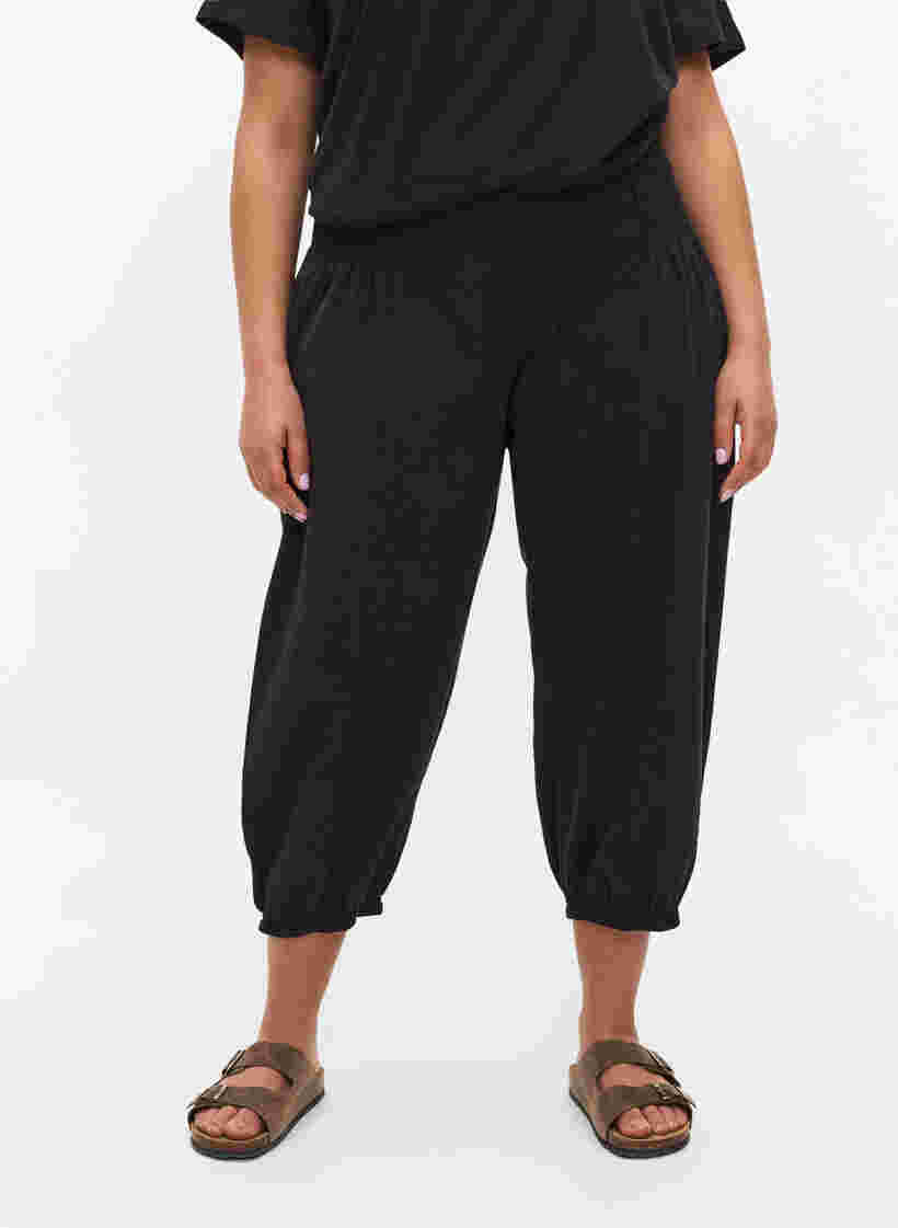 Pantalon 3/4 ample avec détail en smock, Black, Model image number 1