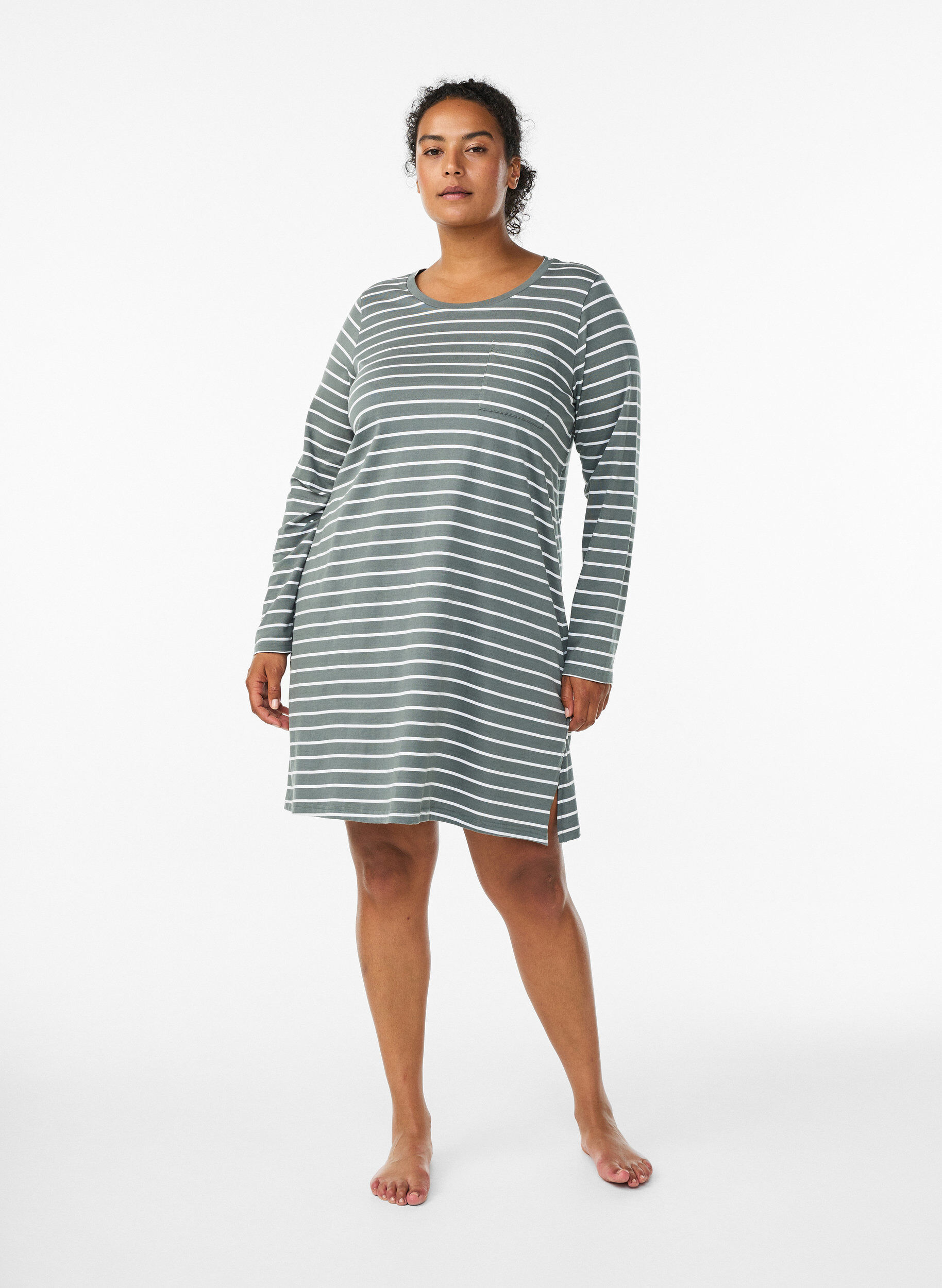 Zizzi Chemise de nuit &agrave; rayures en coton bio, Vert, Model image number 1