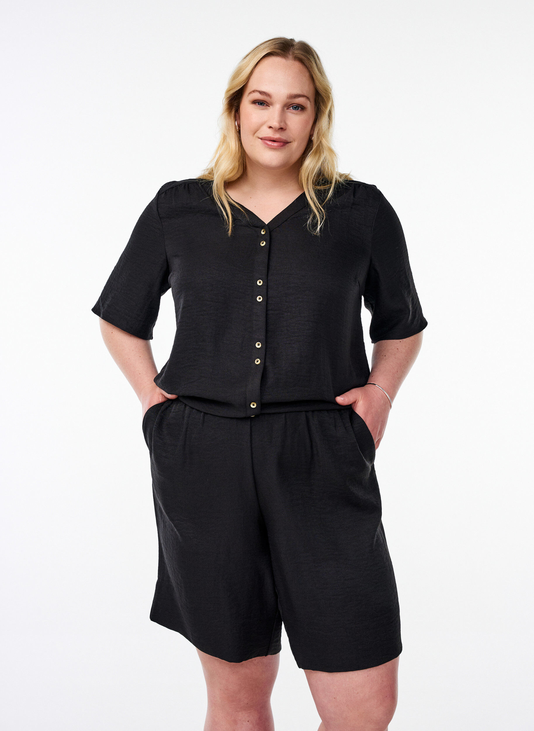 ZizziShort avec poches et taille haute, Noir, Model image number 0