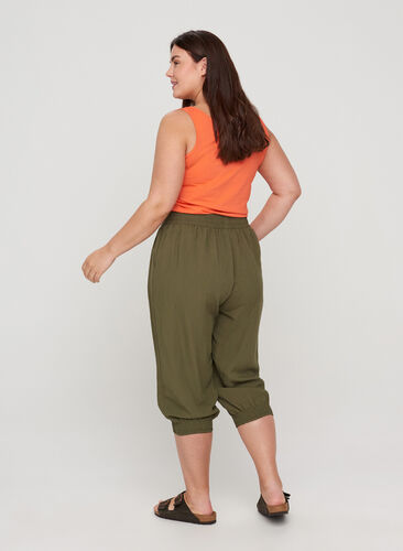 Viscose capri broek met zakken , Ivy Green, Model image number 0
