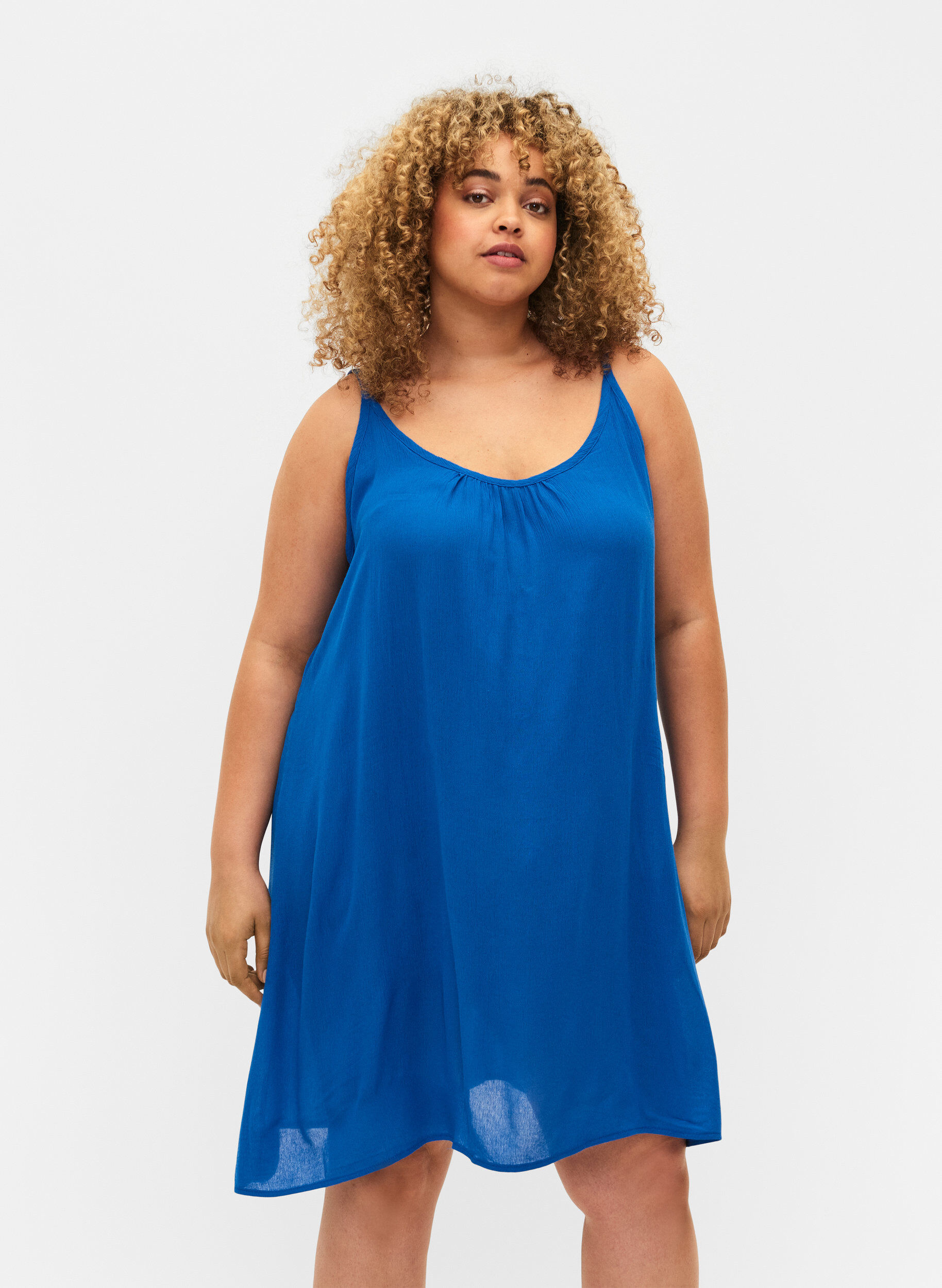 Zizzi Robe en viscose &agrave; n&oelig;uds de couleur unie, Bleu, Model image number 0
