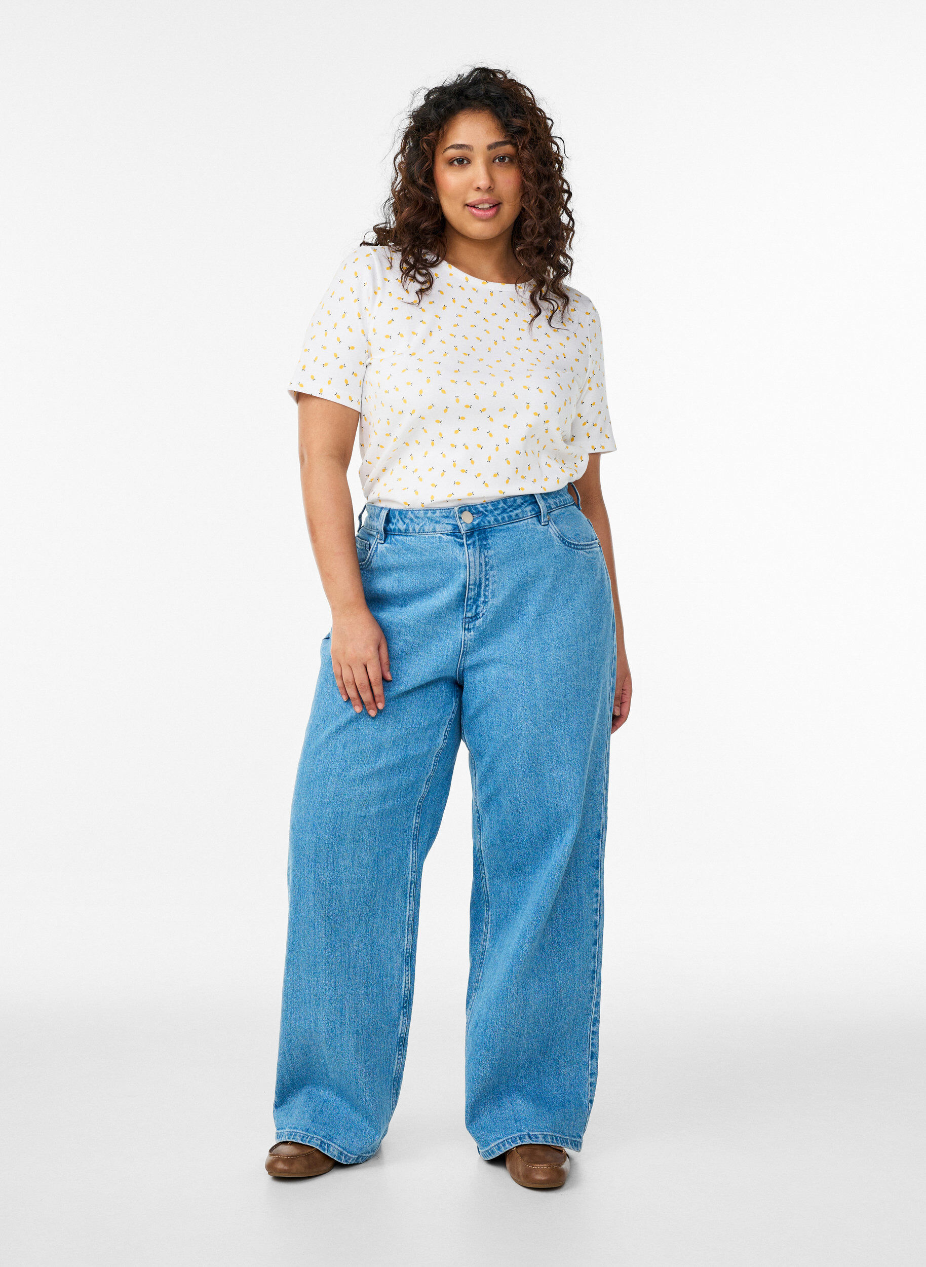 Zizzi T-shirt en coton avec imprim&eacute; int&eacute;gral, Blanc, Model image number 1