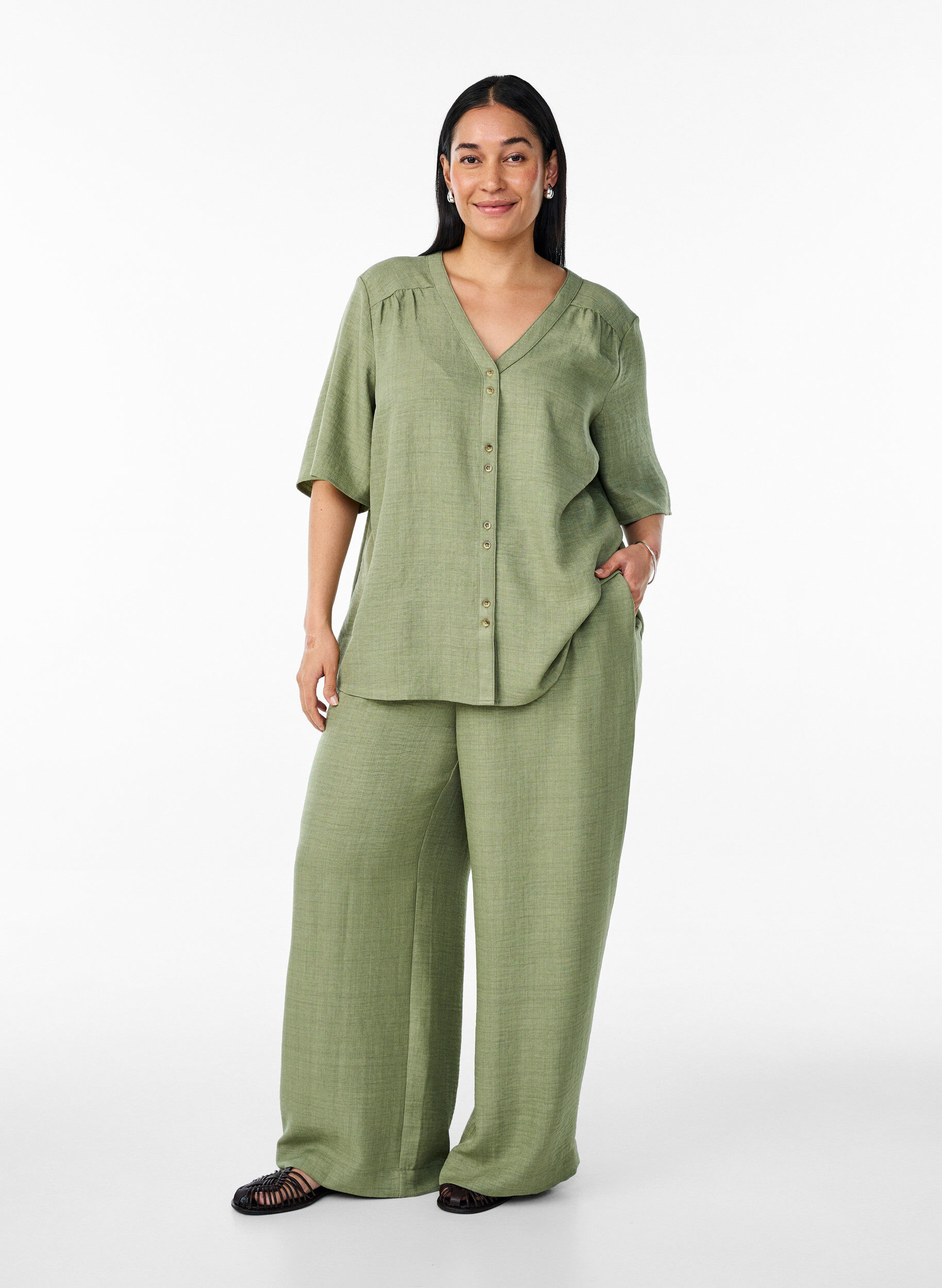 Pantalon ample avec ceinture &eacute;lastique et poches, Vert, Model