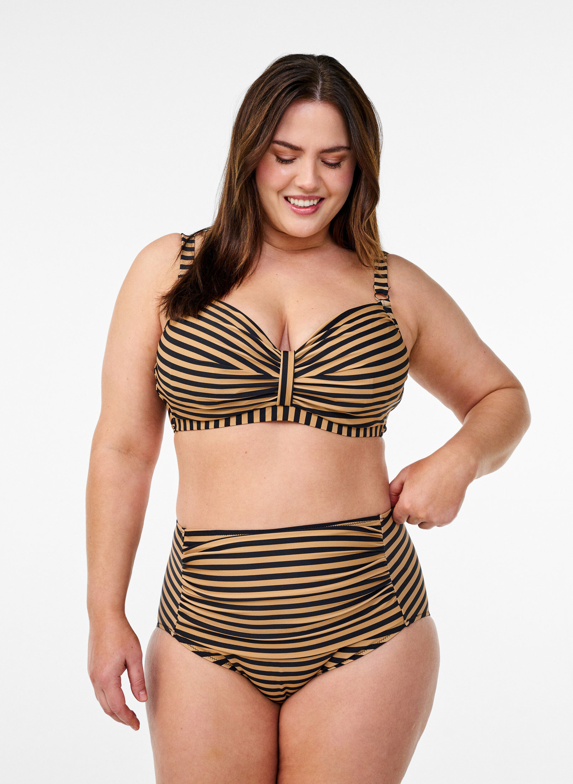 ZizziHaut de bikini avec armatures et imprim&eacute;, Camel, Model image number 1