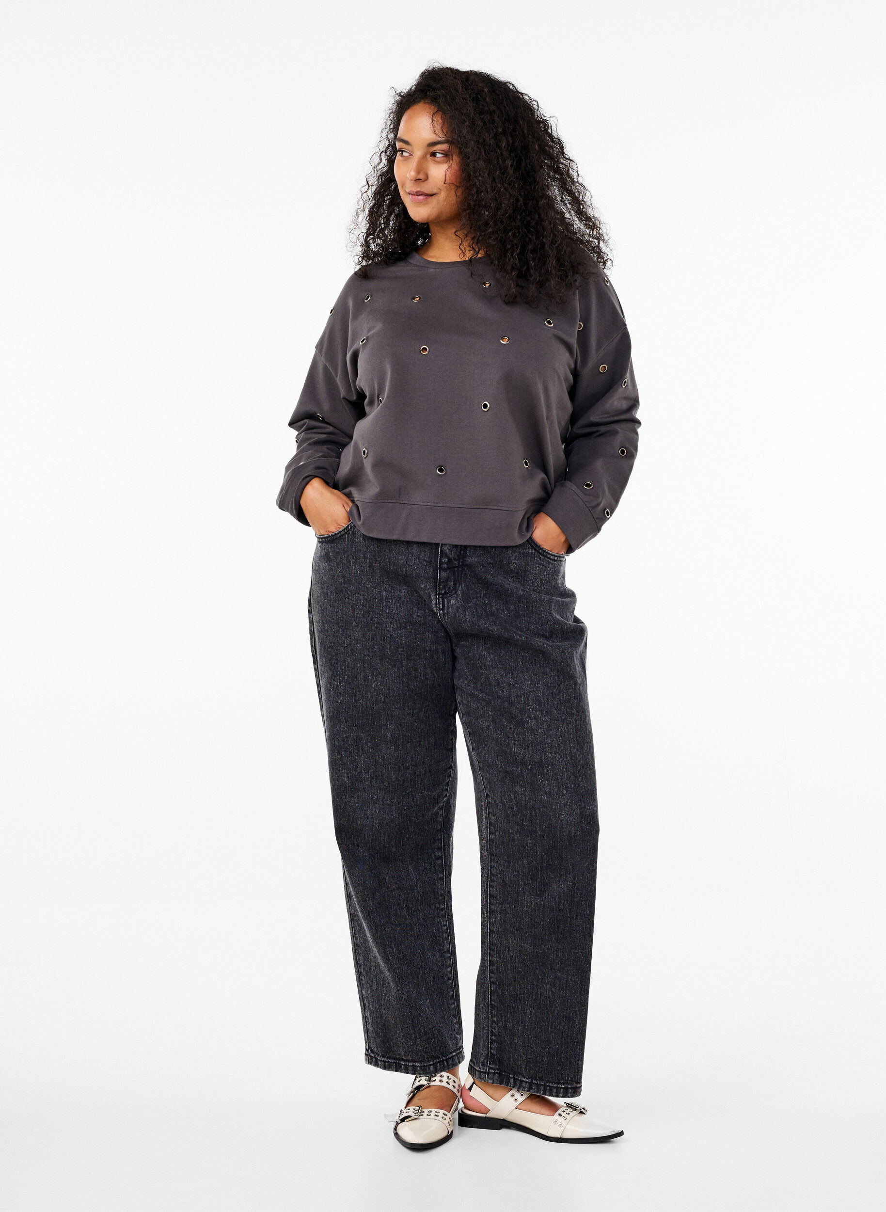 Zizzi Sweat-shirt avec &oelig;illets, Gris anthracite, Model image number 1