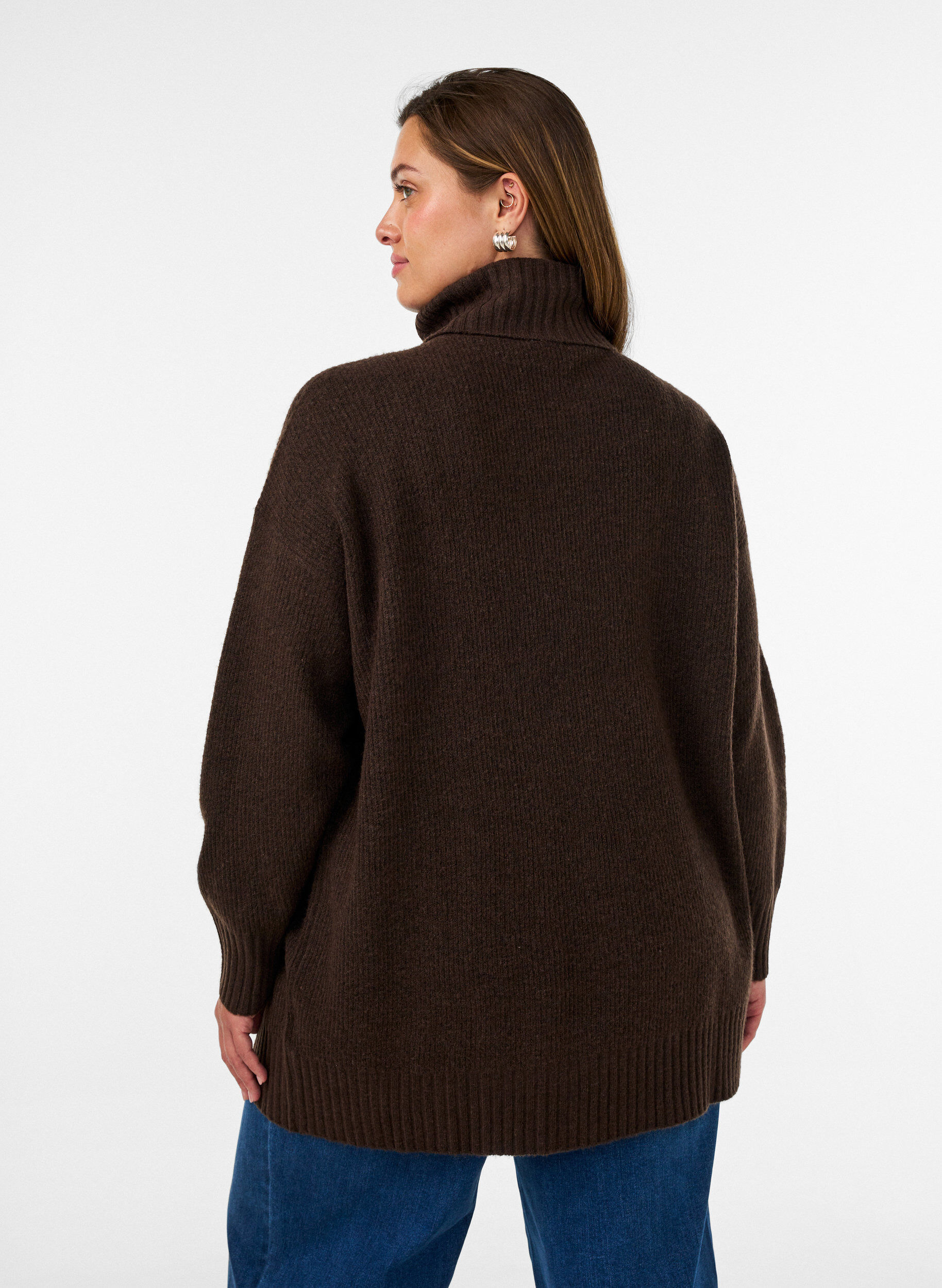 ZizziPull en maille l&acirc;che avec col roul&eacute;, Marron, Model image number 2