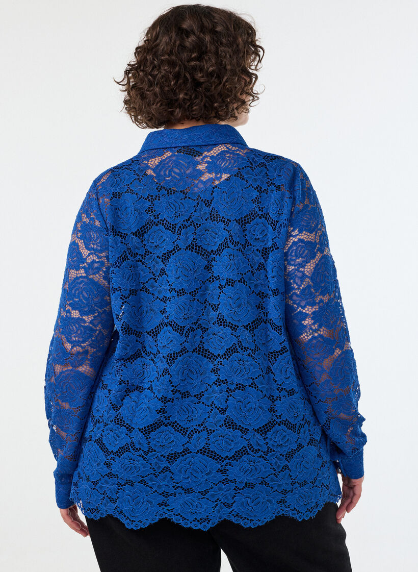 Chemise en dentelle avec boutons nacr&eacute;s, Bleu, Model image number 2