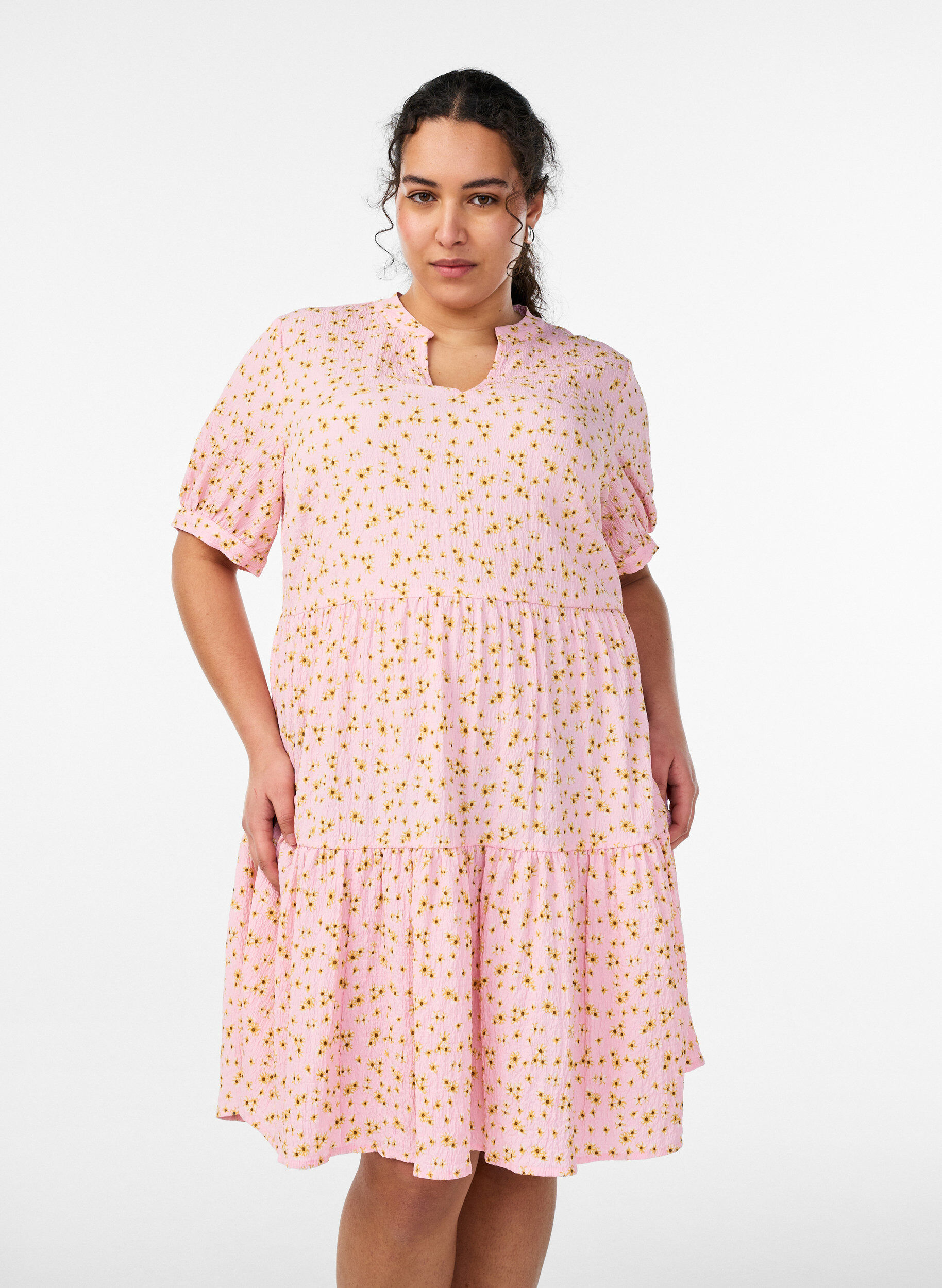 Robe courte &agrave; coupe &eacute;vas&eacute;e, Rose, Model