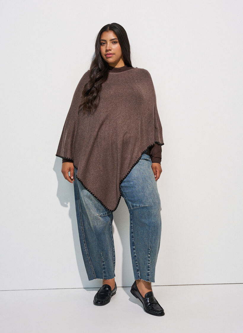 Fijngebreide poncho, Bruin, Model image number 1