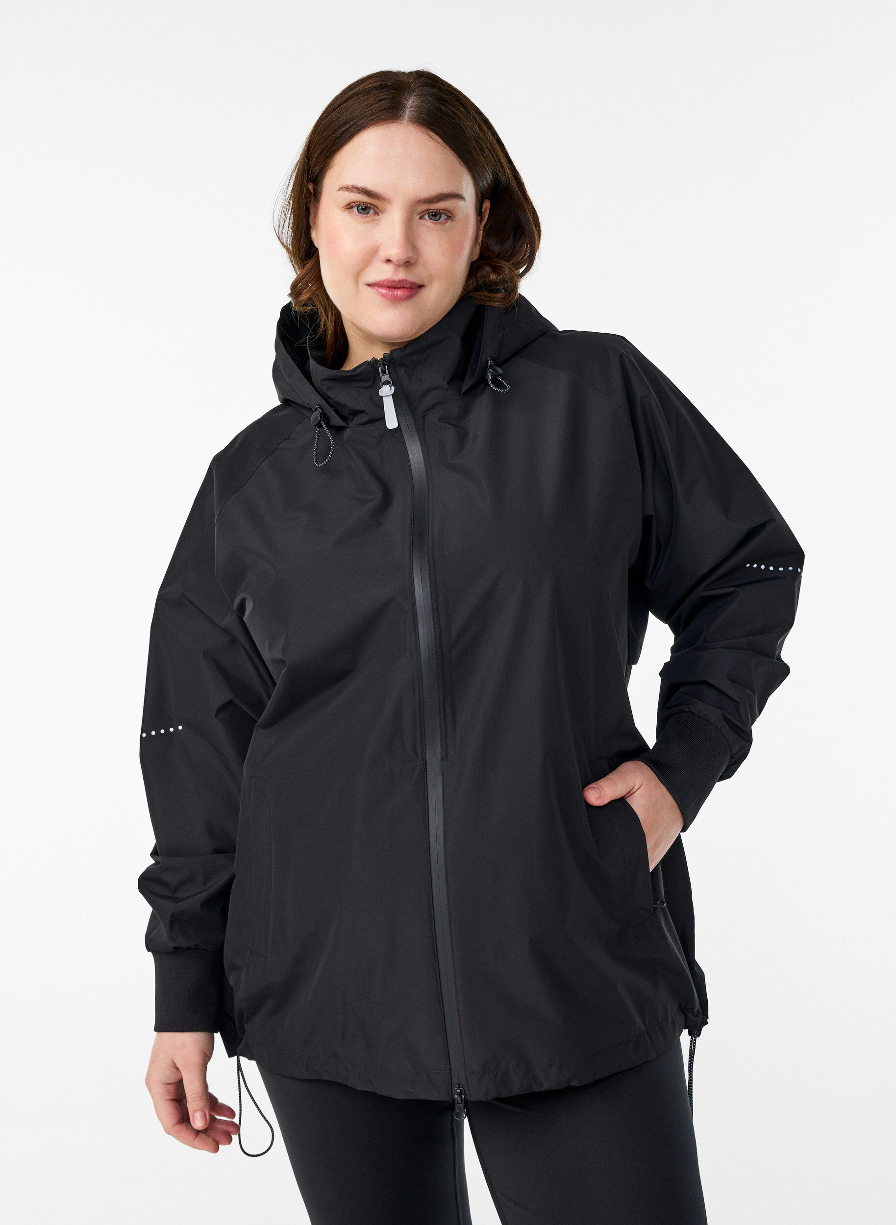 Veste de pluie avec d&eacute;tails r&eacute;fl&eacute;chissants, Noir, Model