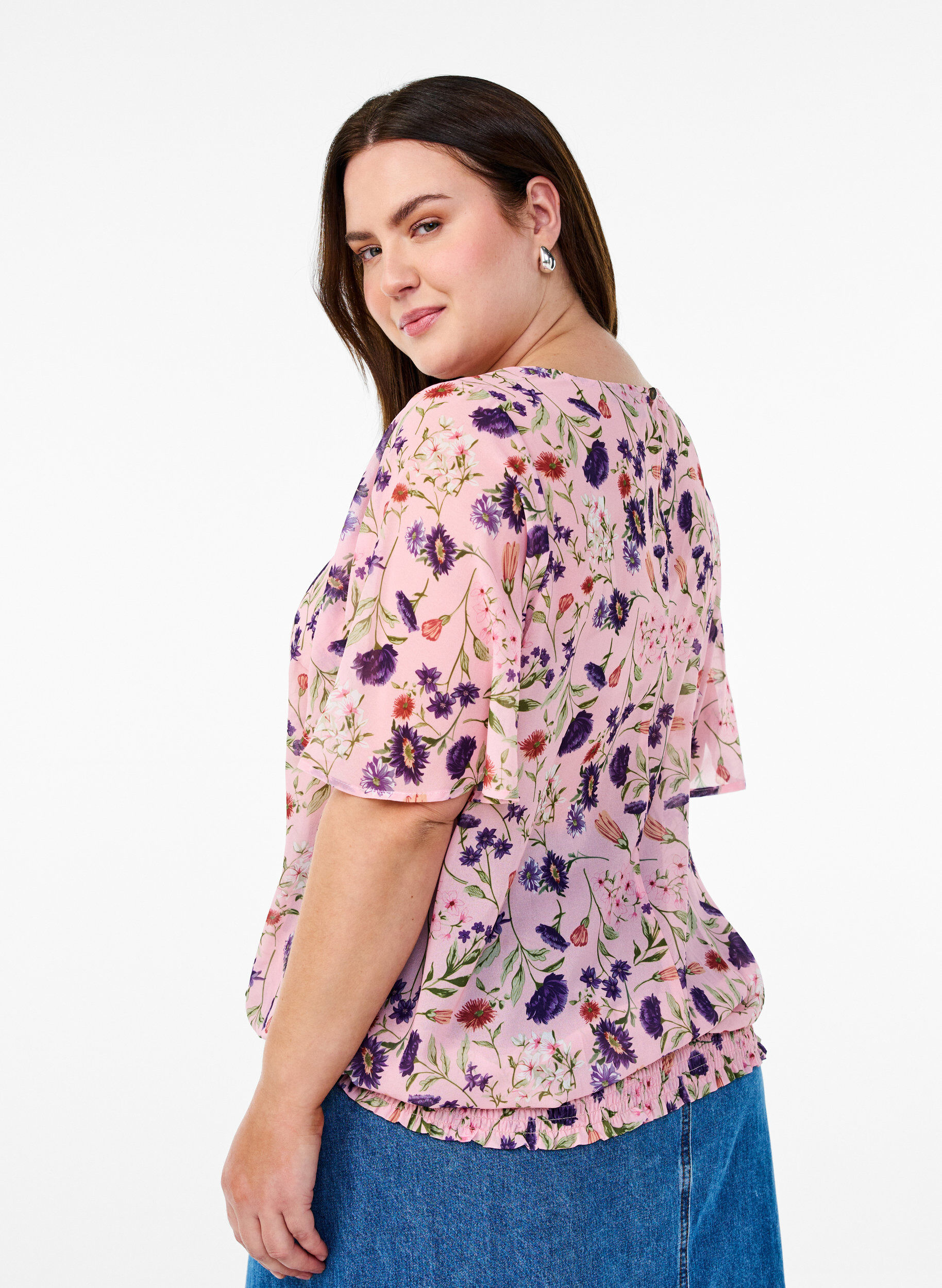 ZizziBloemenblouse met korte mouwen en smokwerk, Roze, Model image number 2