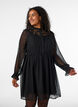 Robe en mousseline avec dentelle guipure et taille empire, Noir, Model image number 0