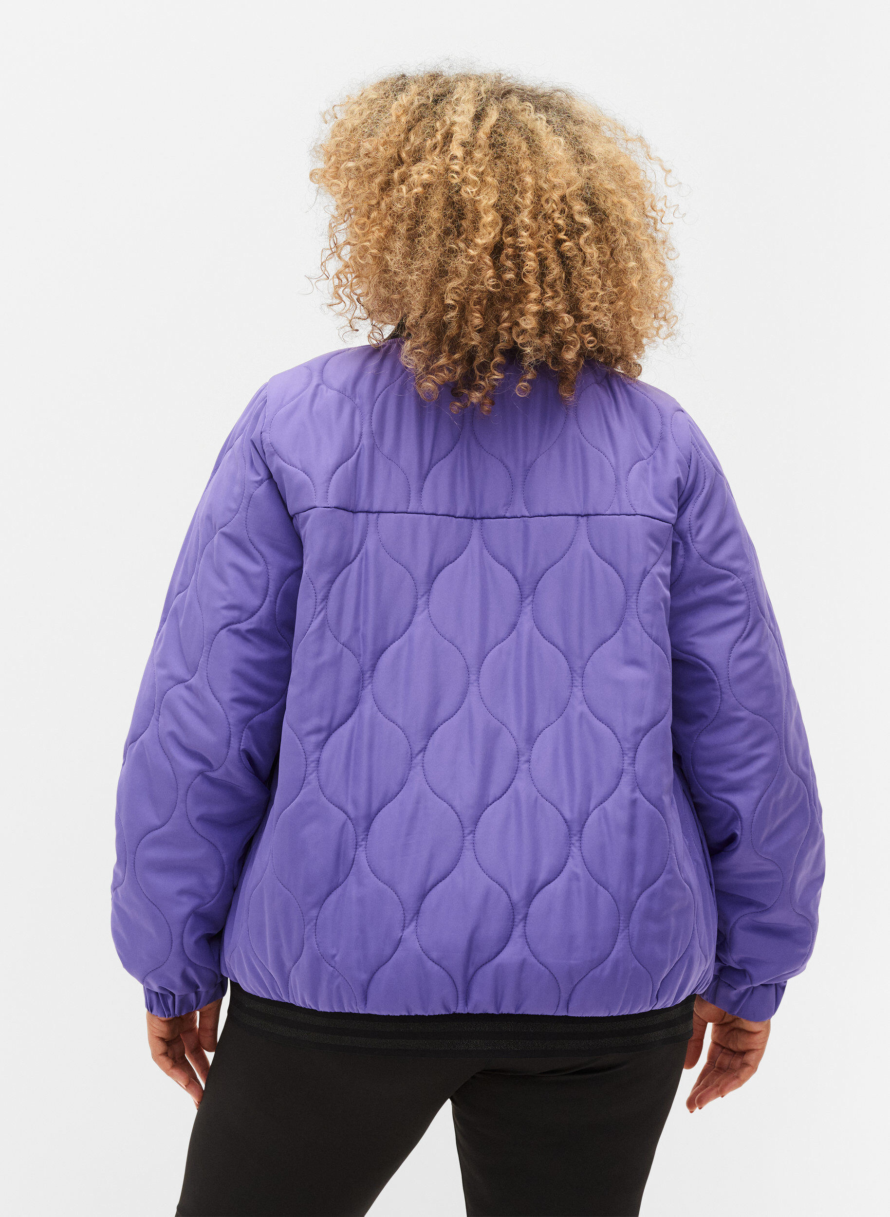 Zizzi Blouson bombardier avec poches et paillettes, Passion Flower, Model image number 1