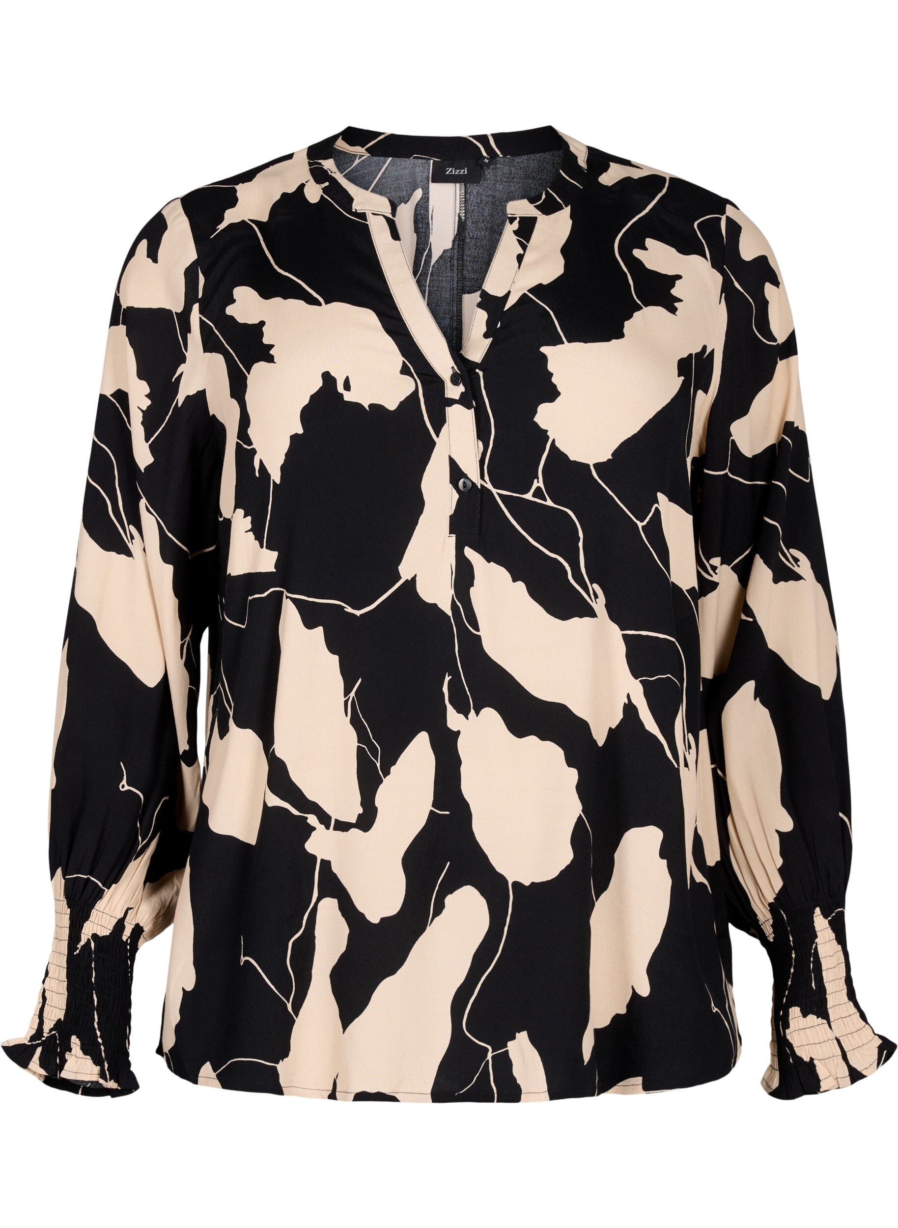 Zizzi Blouse en viscose imprim&eacute;e avec smock, Black AOP, Packshot image number 0