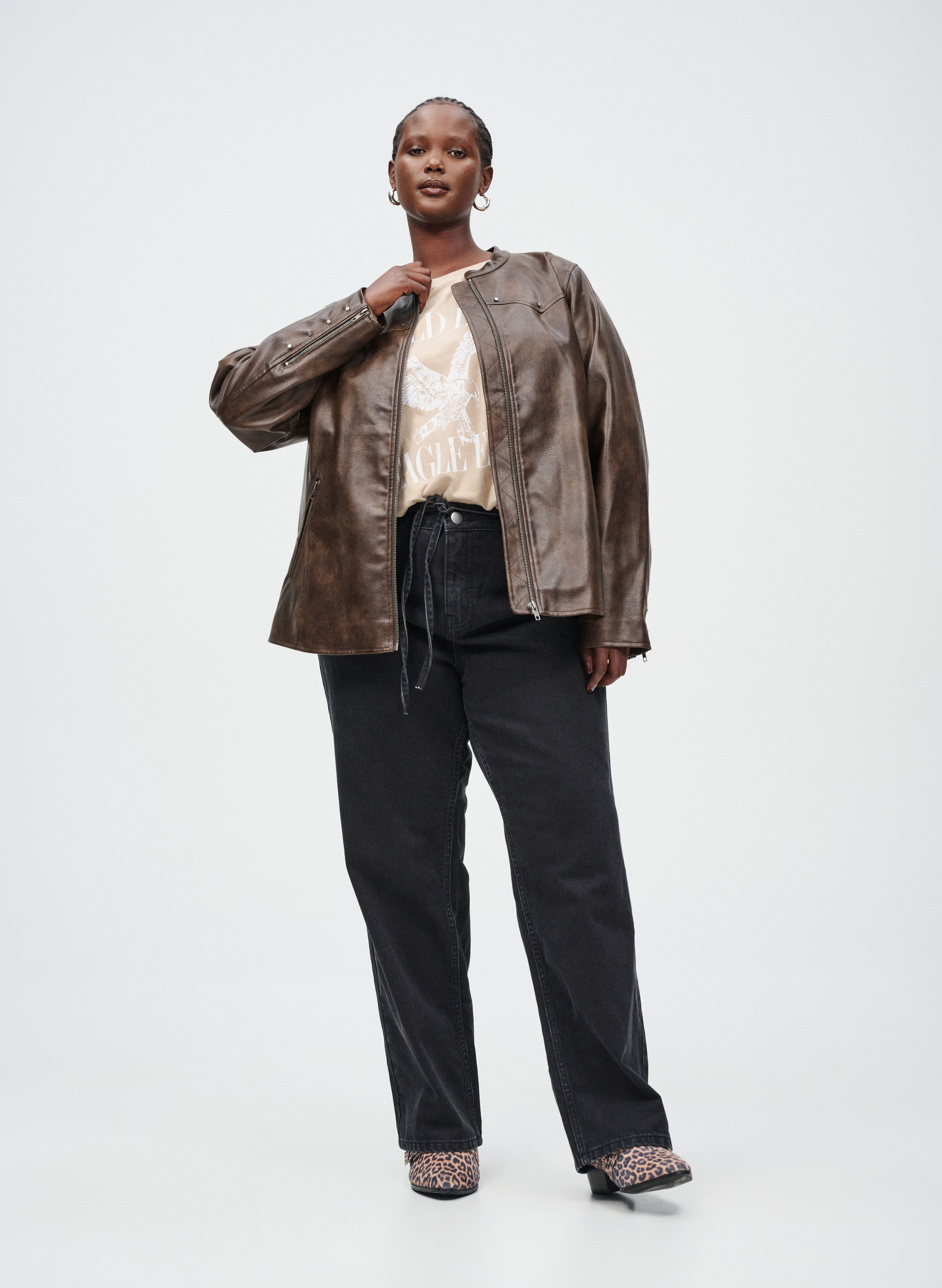 Imitatieleer jack met studs en zakken, , Model