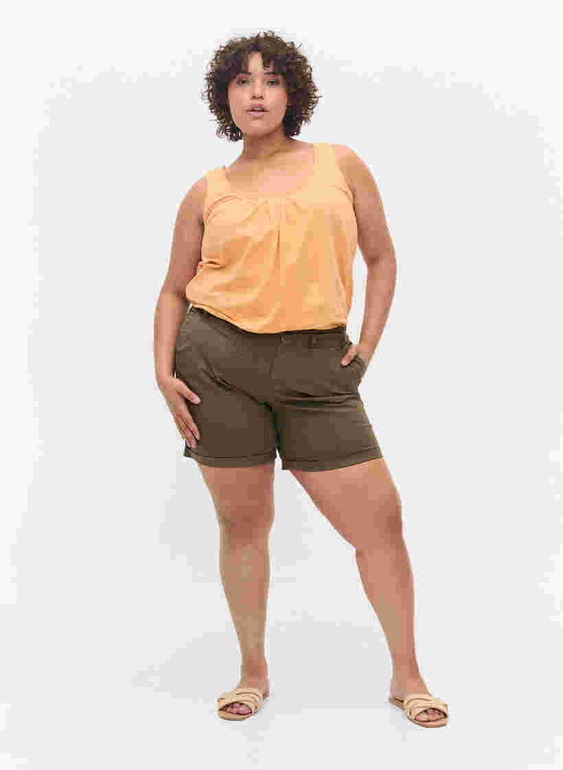 Short en coton avec poches, Tarmac, Model image number 2