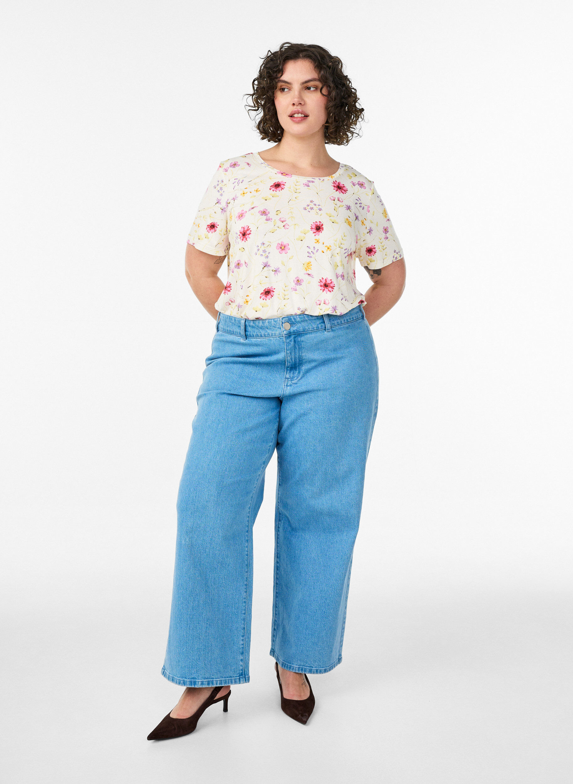 ZizziT-shirt avec imprim&eacute; floral, Blanc, Model image number 1