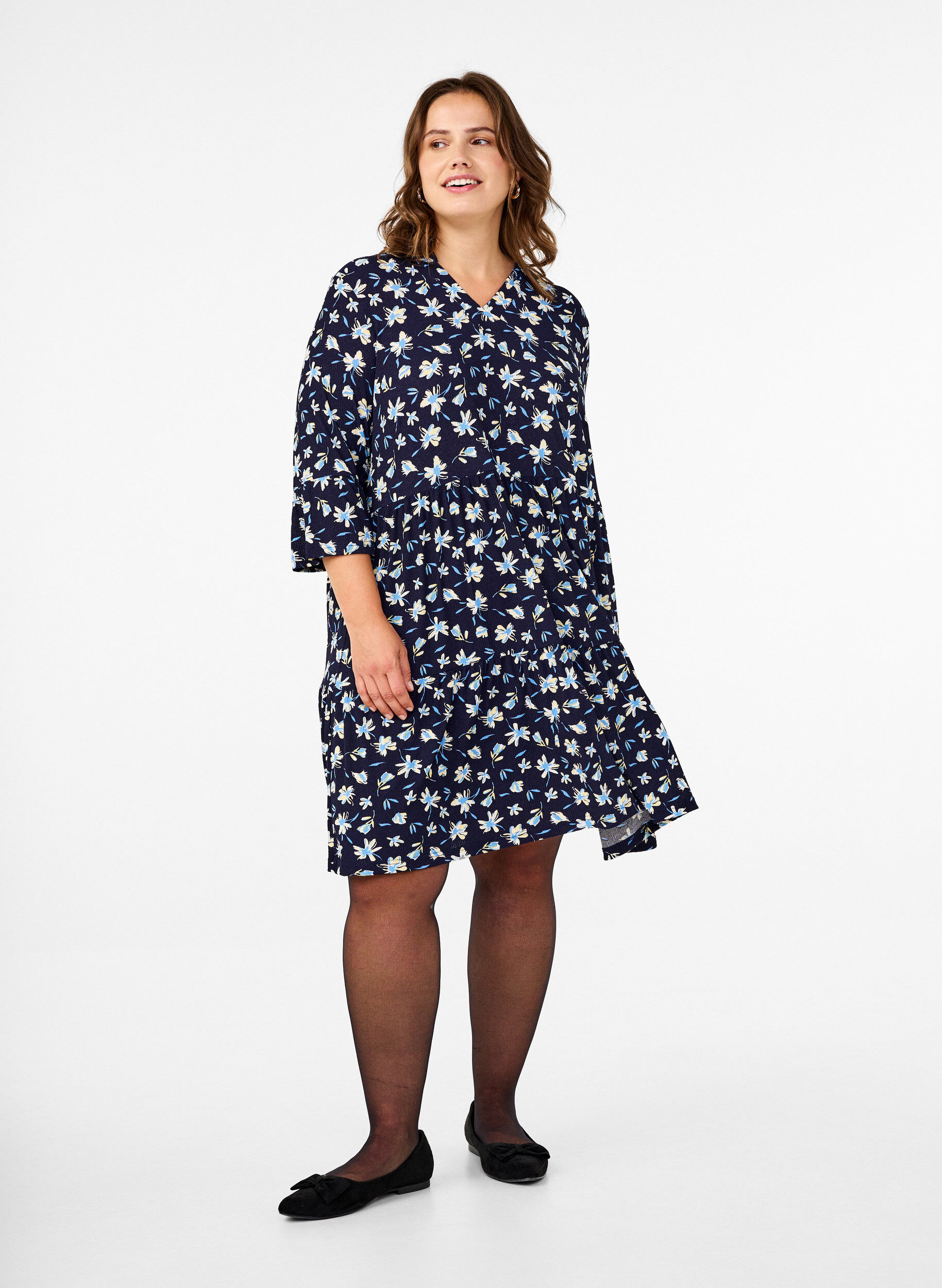 Zizzi Robe courte &eacute;vas&eacute;e &agrave; imprim&eacute; floral, Bleu, Model image number 1